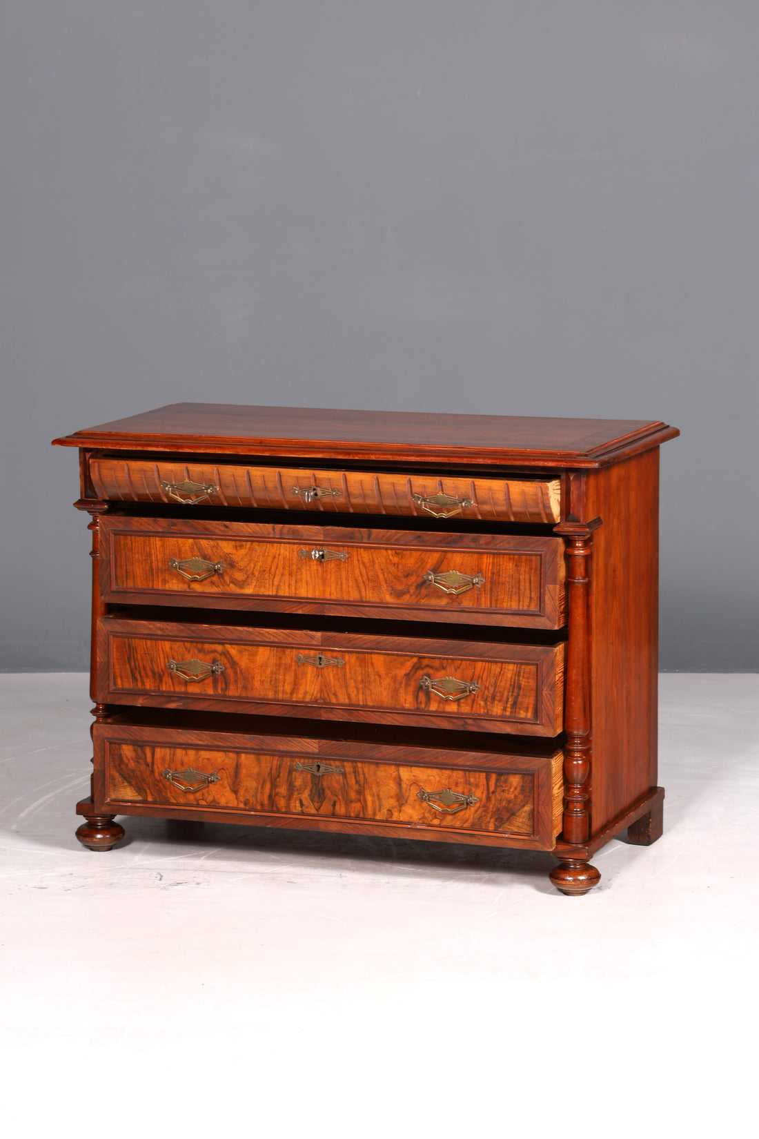 Wunderschöne Gründerzeit Kommode Louis Philippe Schubladen Kommode Nussbaum Sideboard um 1880