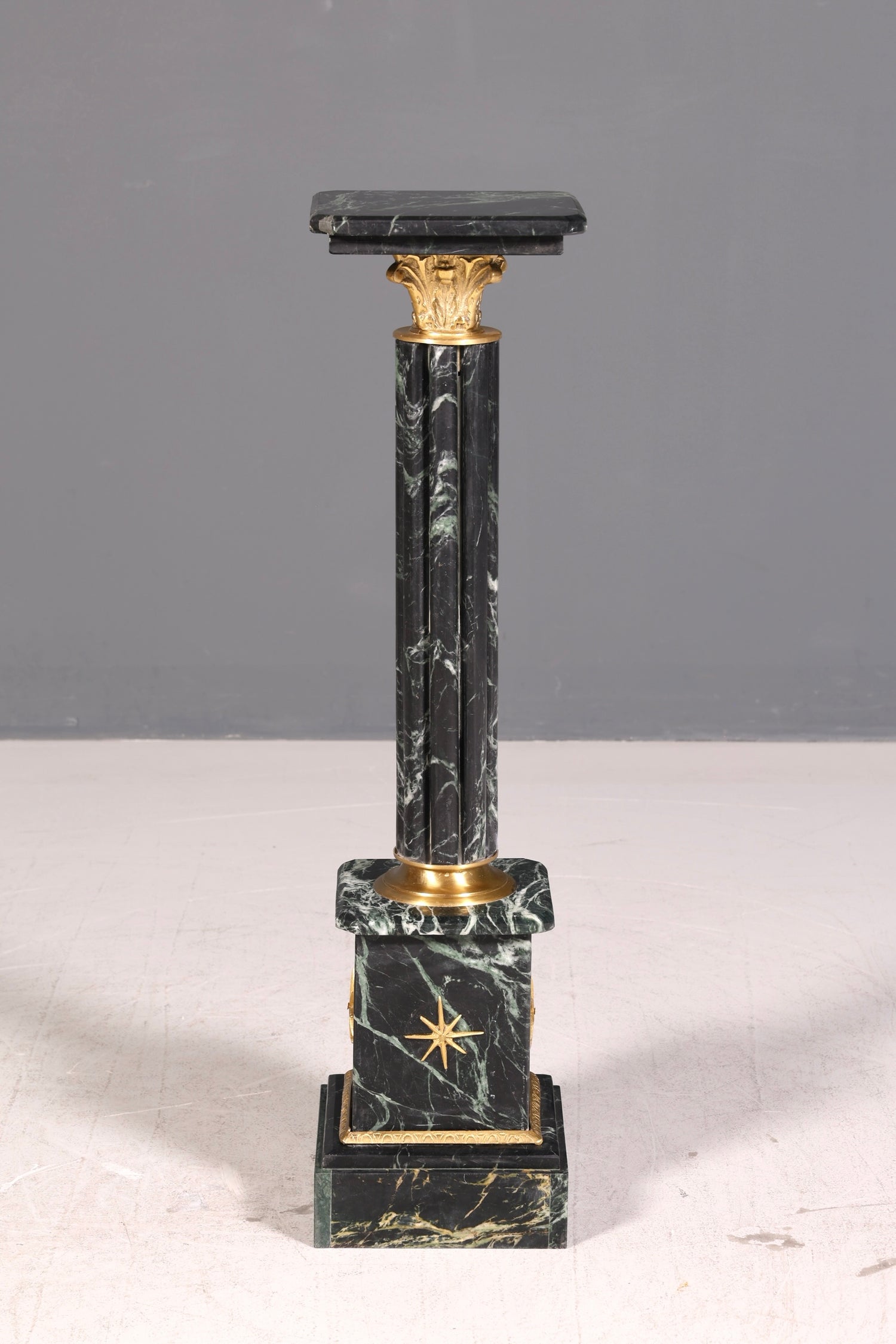 Traumhafte Barock Stil Säule Louis XV Marmor Blumensäule Naturstein Sockel Ablage