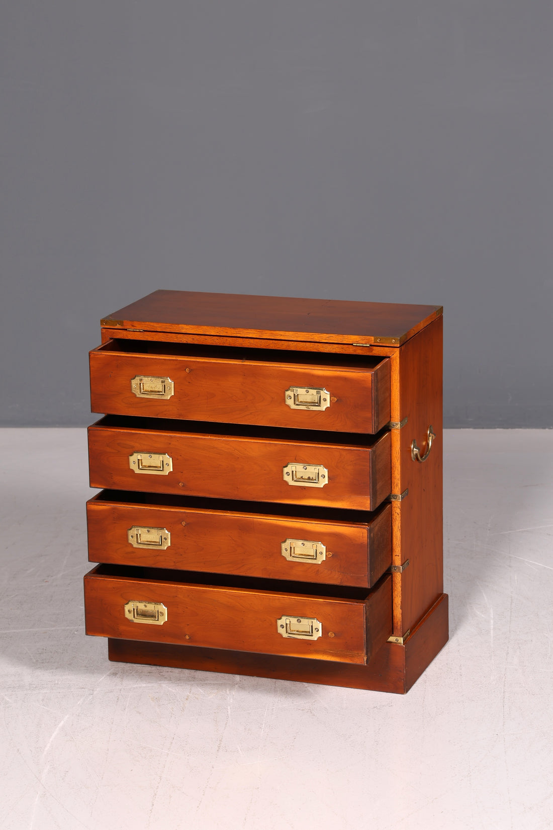 Droomachtige maritieme commode, Engels military chest, scheepscommode, antieke kast, bijzetkast, koloniale stijl