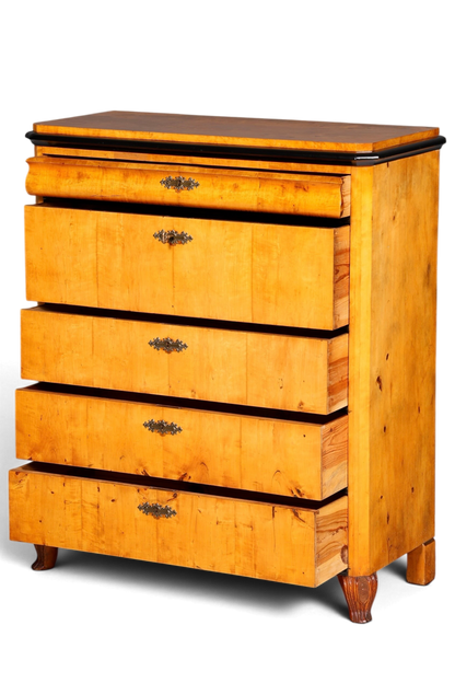 Hauptstadt Möblerei Biedermeier Kommode aus massivem Birkenholz mit Schubladen und ebonisierten Details um 1850