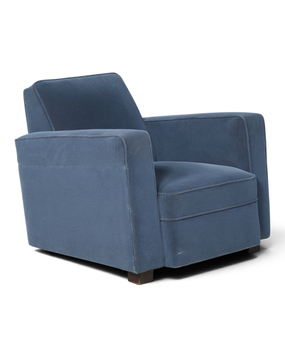 Hauptstadt Möblerei H873 Sessel in blauem Samt mit modernem Design und dunklen Holzfüßen