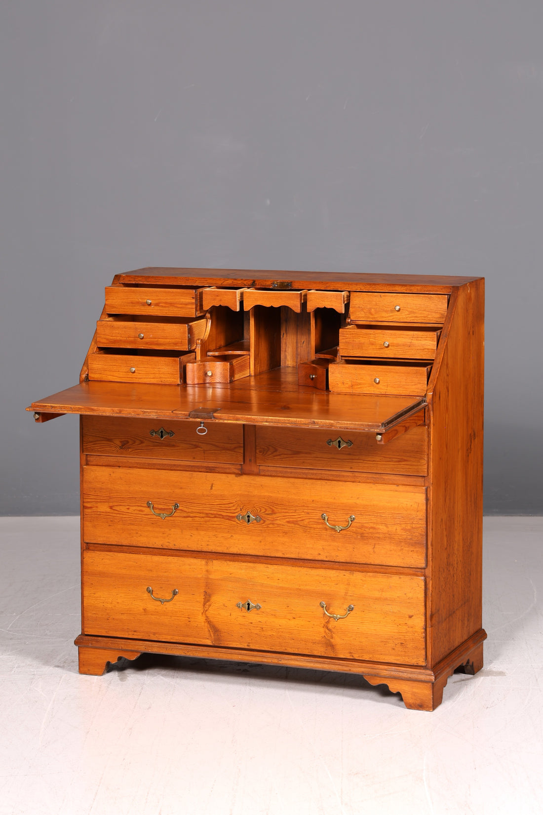 Prachtige Engelse antieke secretaire in barokstijl, eiken schrijfcommode