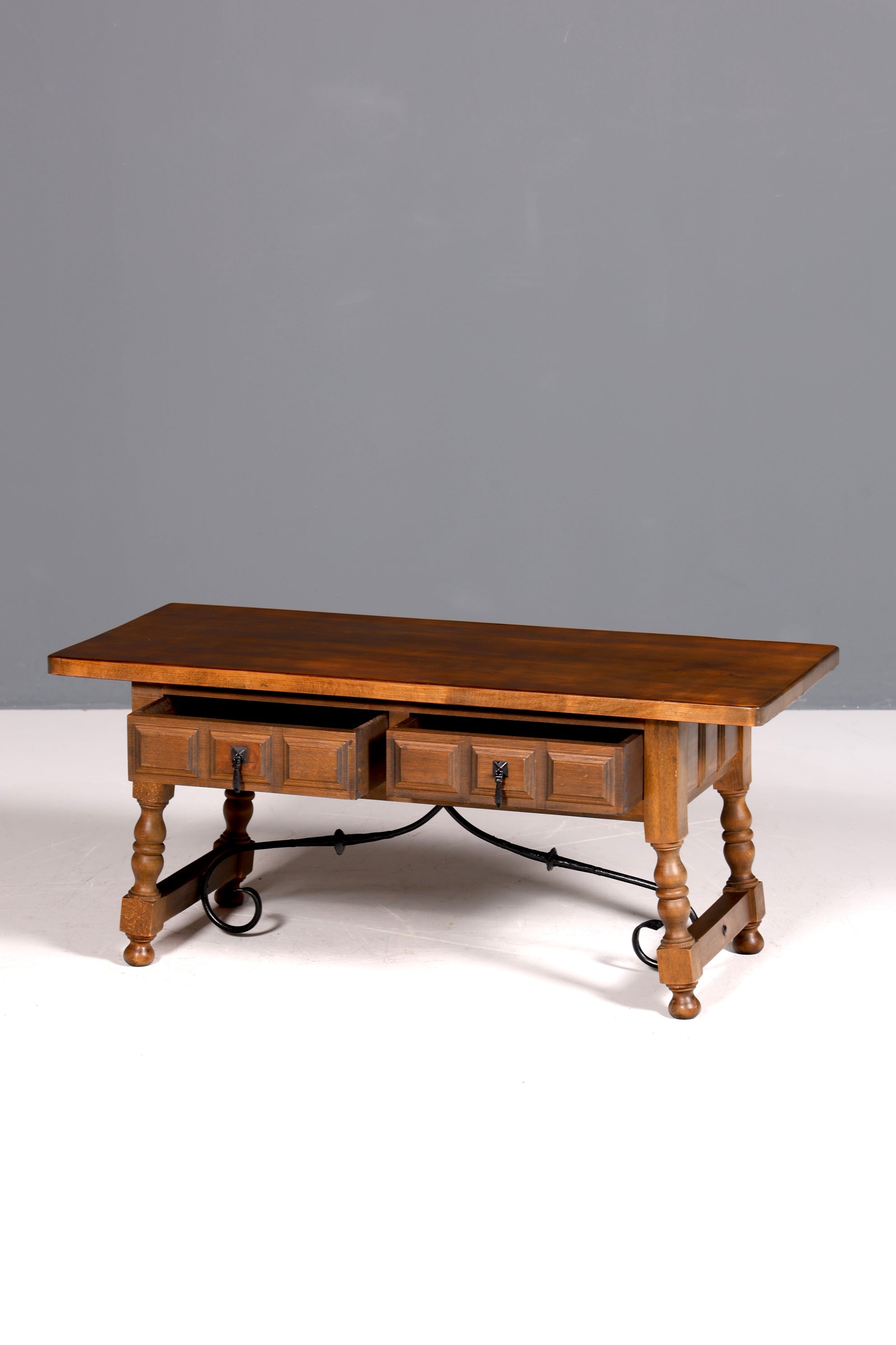 Beautiful Spanish table, real wood coffee table, rustic Spanish side table