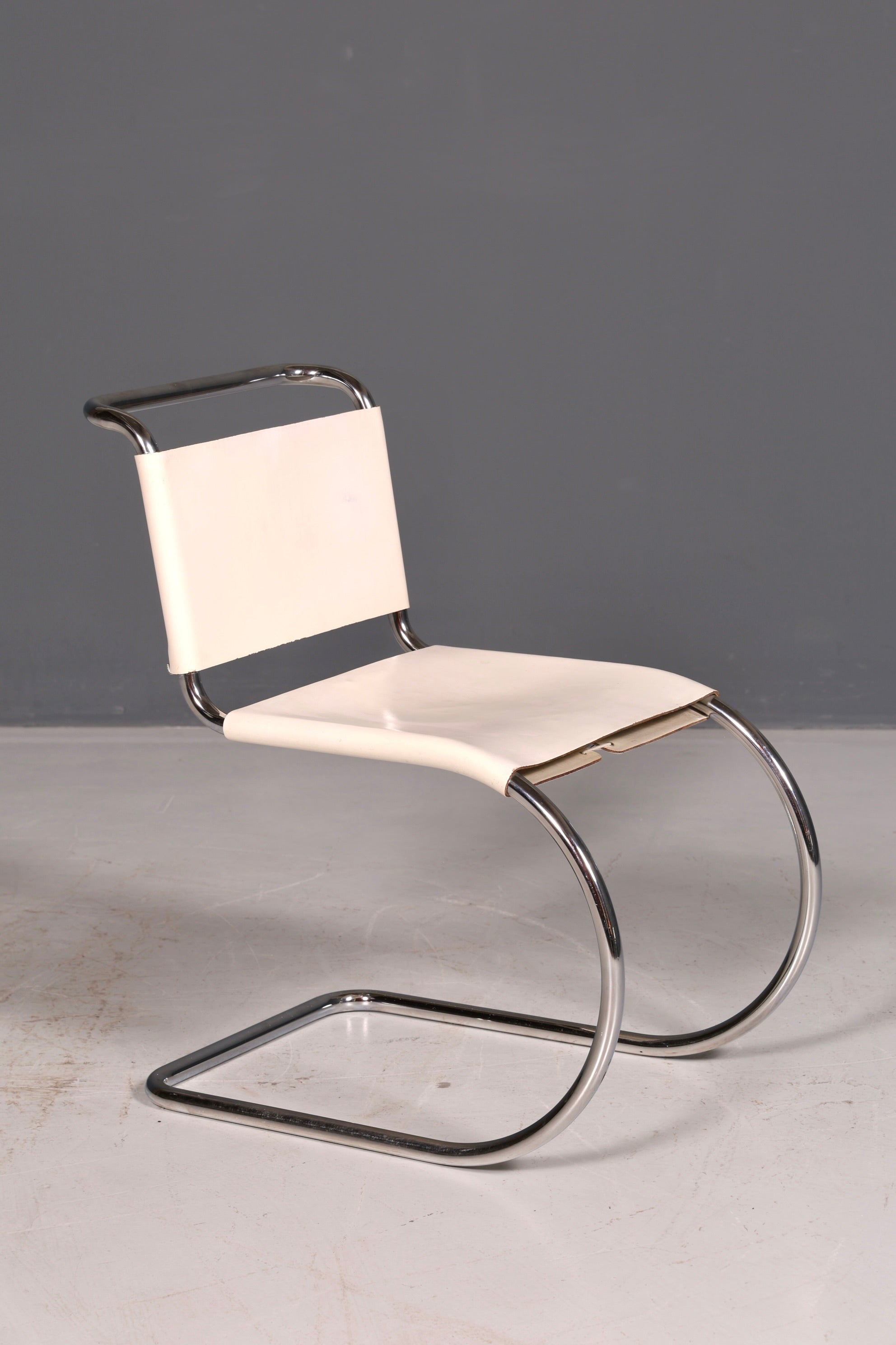 Edler Original Knoll International Freischwinger Stuhl MR Chair Mies van der Rohe Chrom Leder Weiß Bauhaus Sekretär Stuhl Esszimmer Stuhl 1 von 2