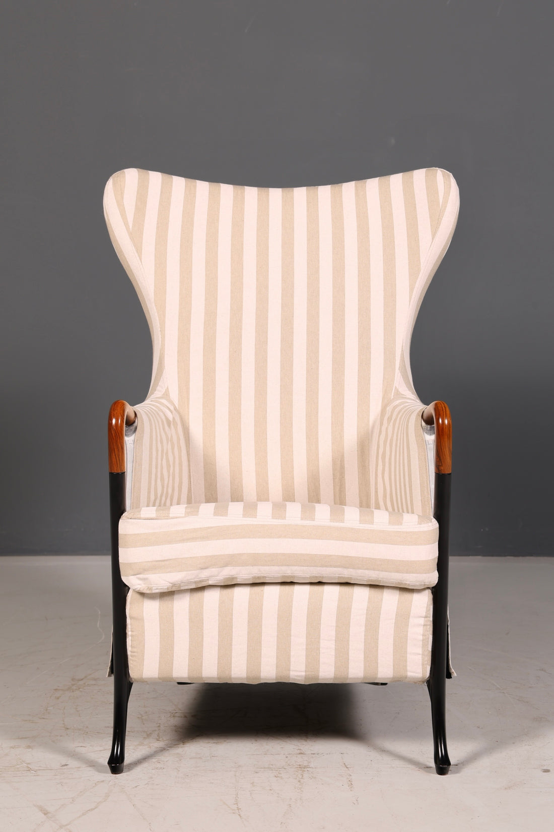 Exclusieve originele Giorgetti Progetti-vleugelstoel, ontwerp van Umberto Asnago, Italiaanse designstoel van stof, vintage, 2 van 2