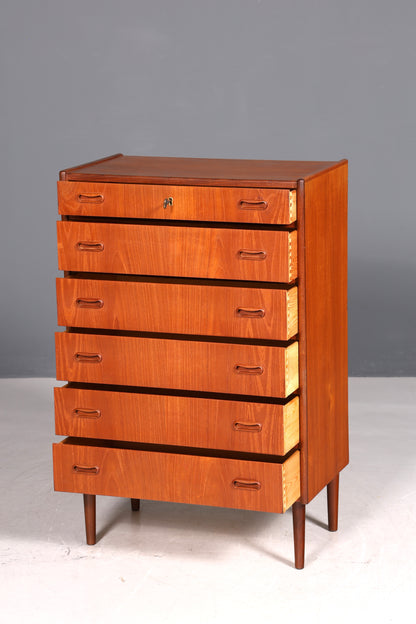 Beautiful mid-century retro teak wood chest of drawers, Danish design, 60s/70s style, cabinet, chest of drawers