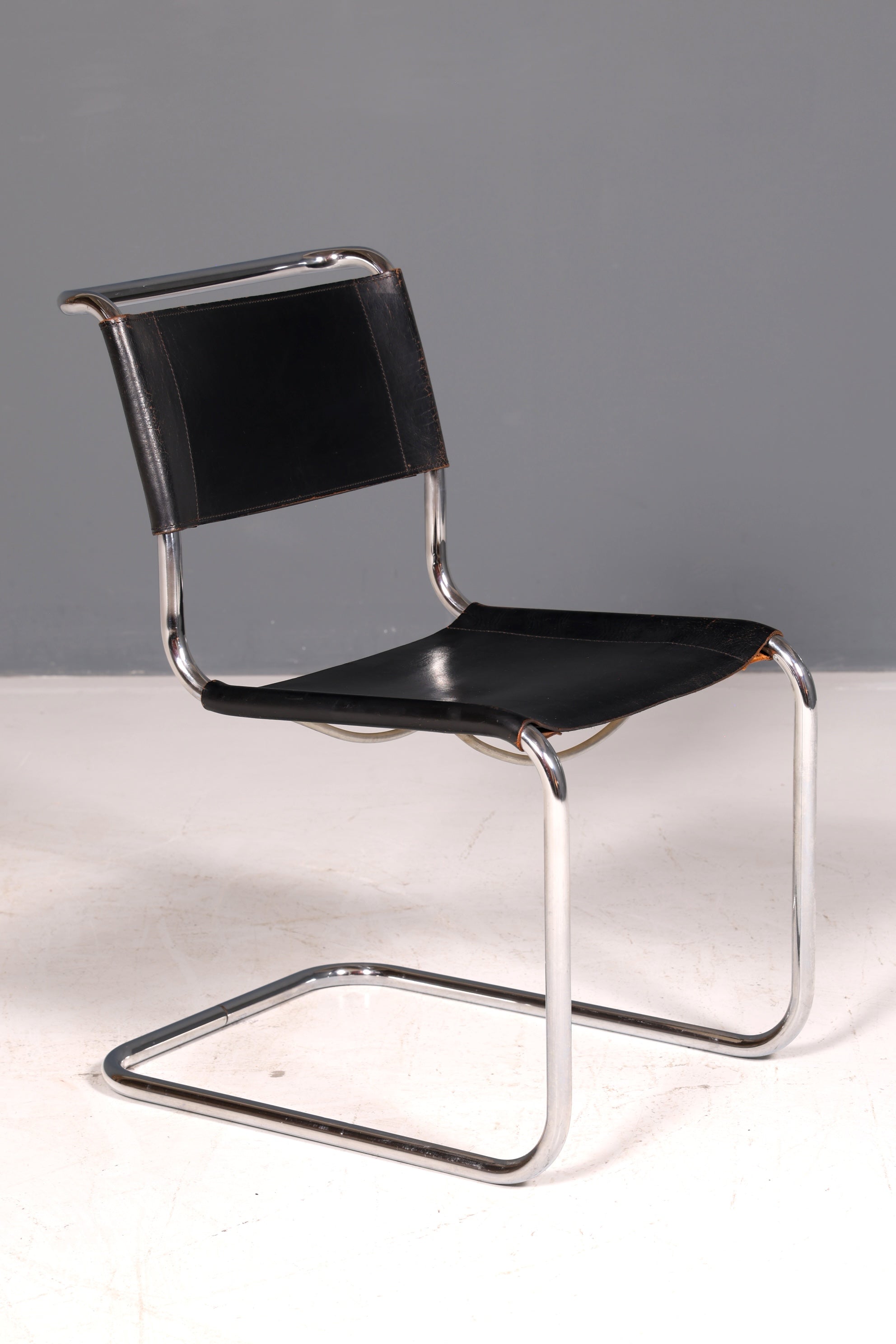 Edler Original Thonet Freischwinger Stuhl Chrom Leder Schwarz Bauhaus Designklassiker Vintage Kragstuhl Esszimmer Stuhl Vintage 1 von 2