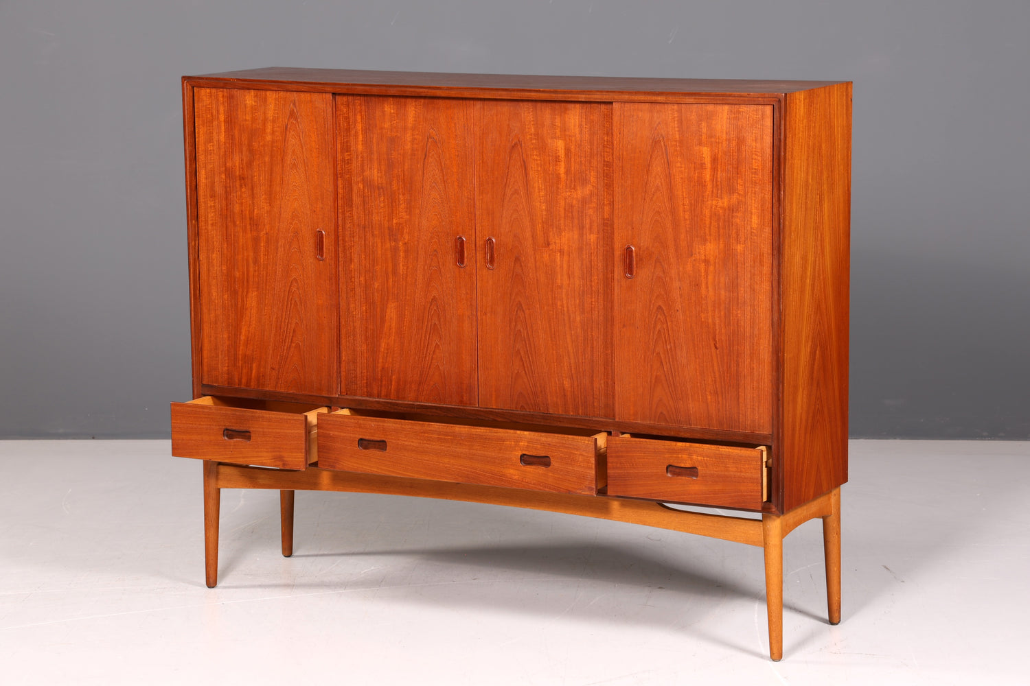 Wunderschönes Mid Century Highboard Vintage Schrank Retro Sideboard Danish Design Teak Holz Kommode
