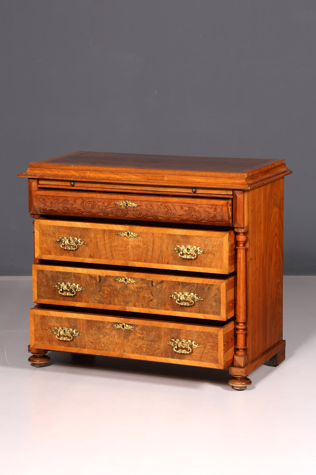 Prachtige Gründerzeit-commode in jugendstil, antiek dressoir met laden, linnenkast van massief hout