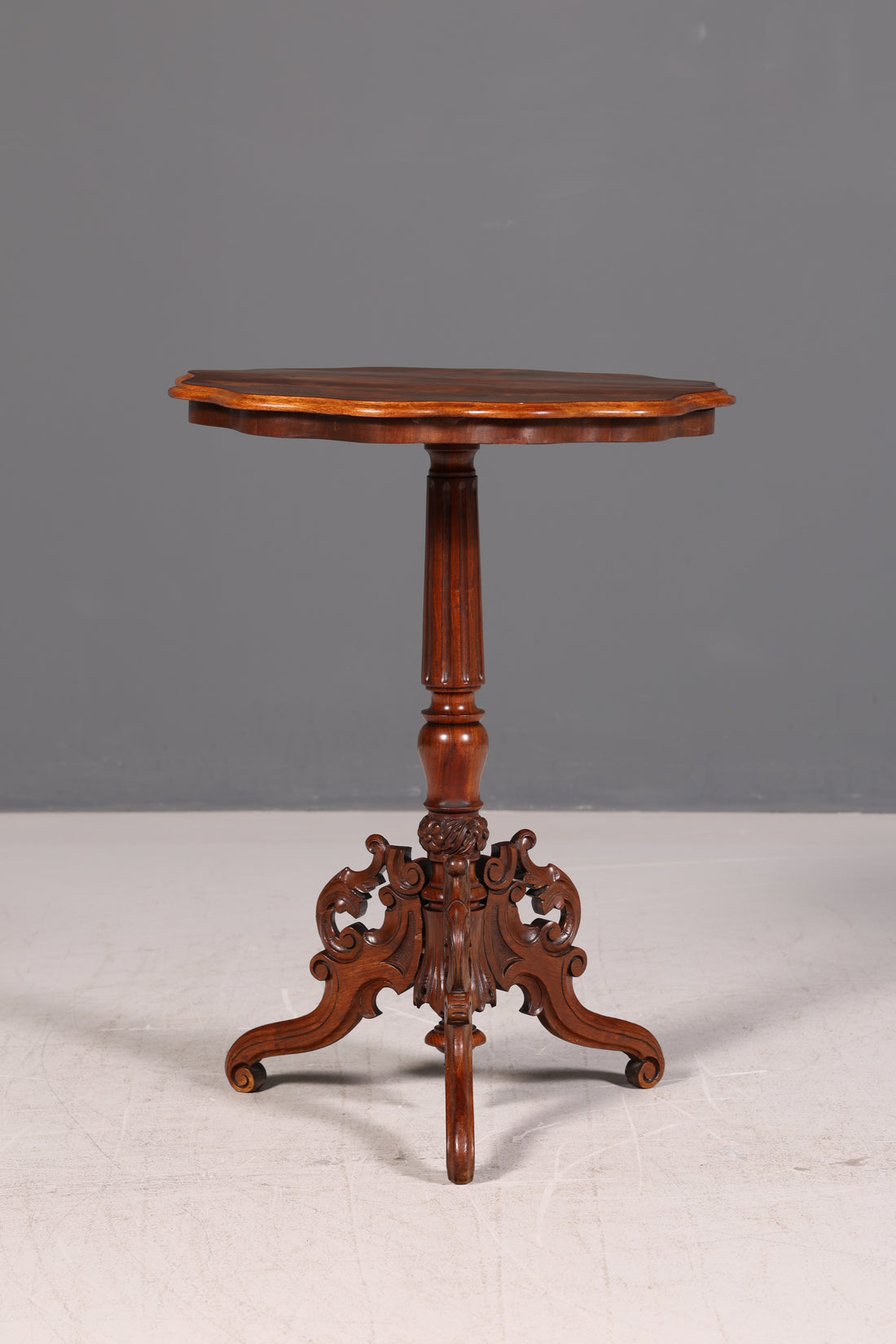 Filigree Side Table Antique Style Baroque Occasional Table Inlays Side Table Vintage Wood