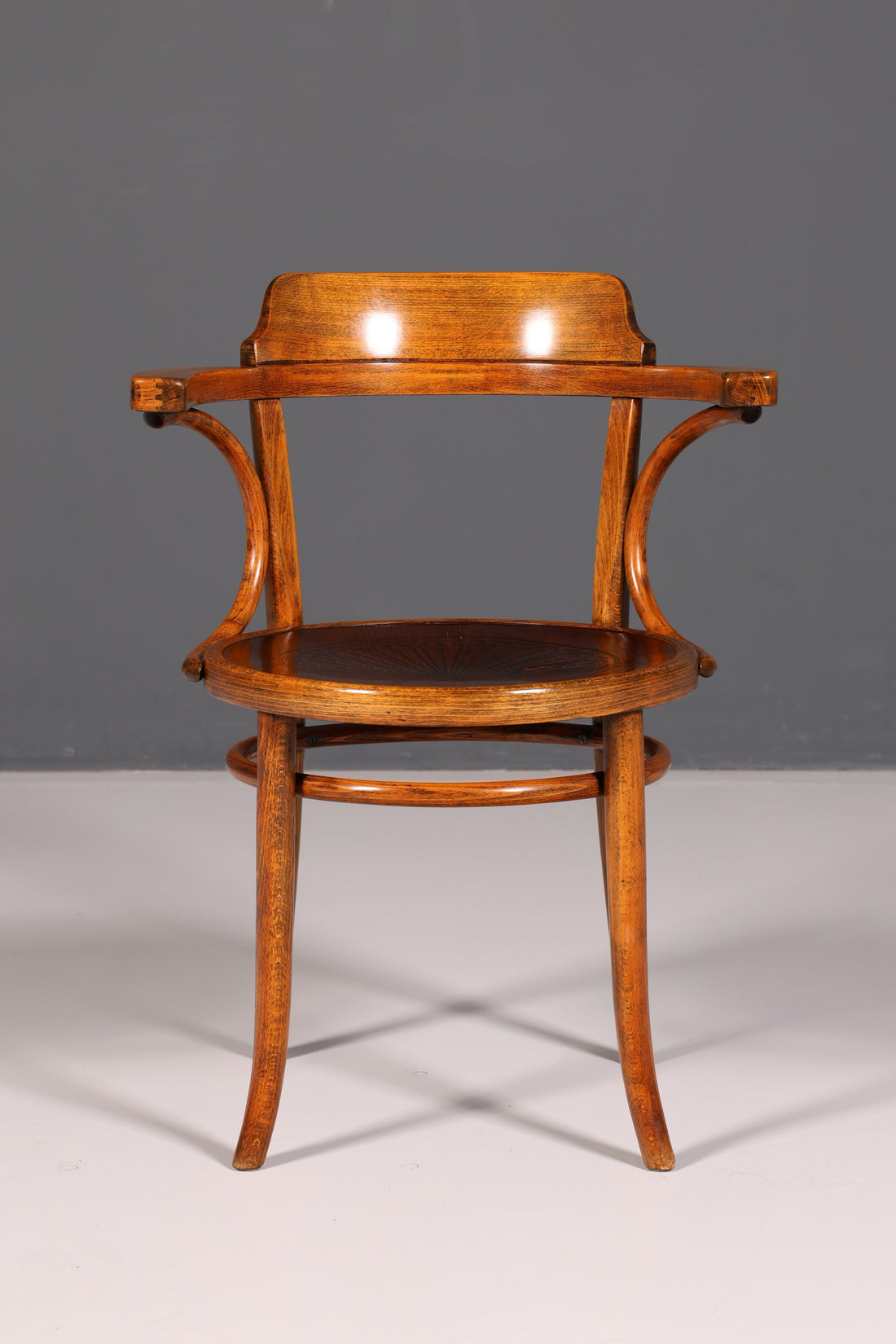 Droomachtige armleuningstoel in Thonet-stijl, gebogen hout, antiek, bureaustoel, vintage eetkamer- en keukenstoel