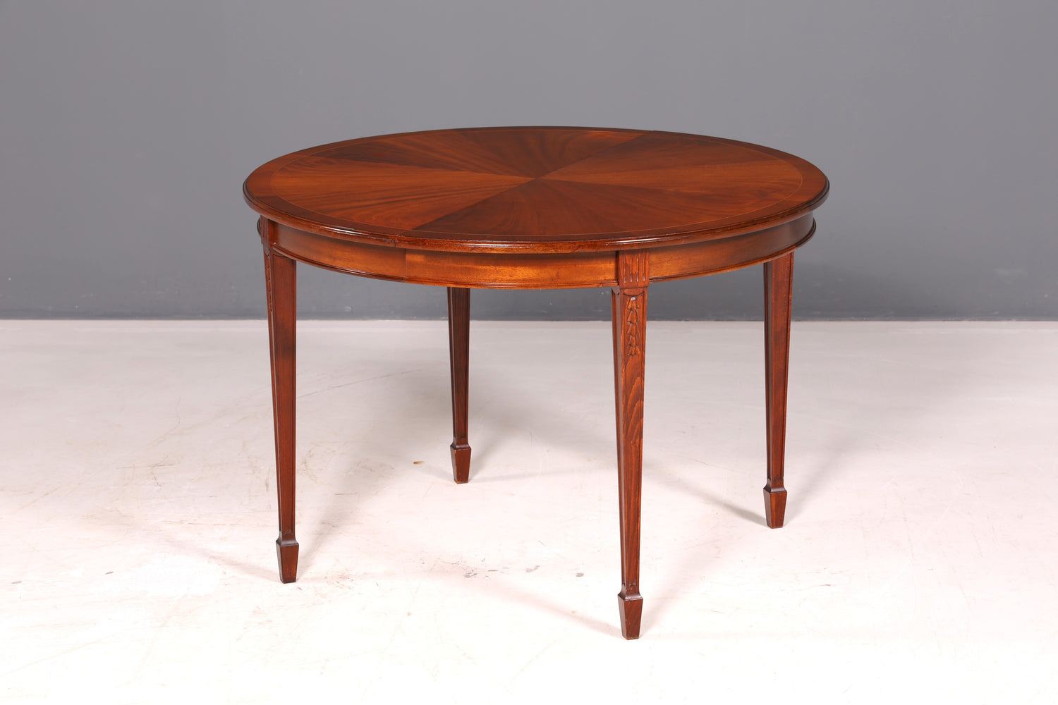 Prachtige Engelse tafel, uitschuifbare eettafel van mahonie, antiek, jaren 60, keukentafel, ovaal