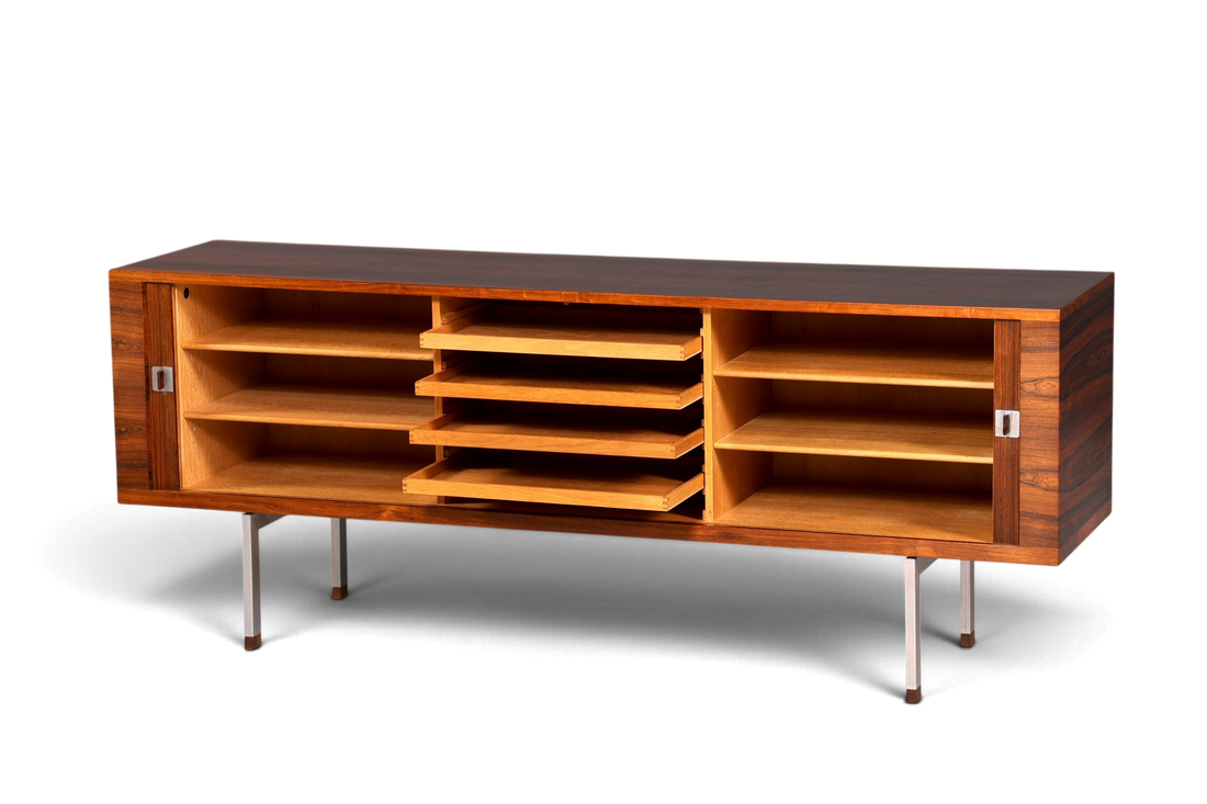 Beeindruckendes Original Hans J. Wegner für RY Møbler Modell RY 25 Sideboard Palisander Holz TV Kommode Vintage Schiebetür Schrank 1 von 2