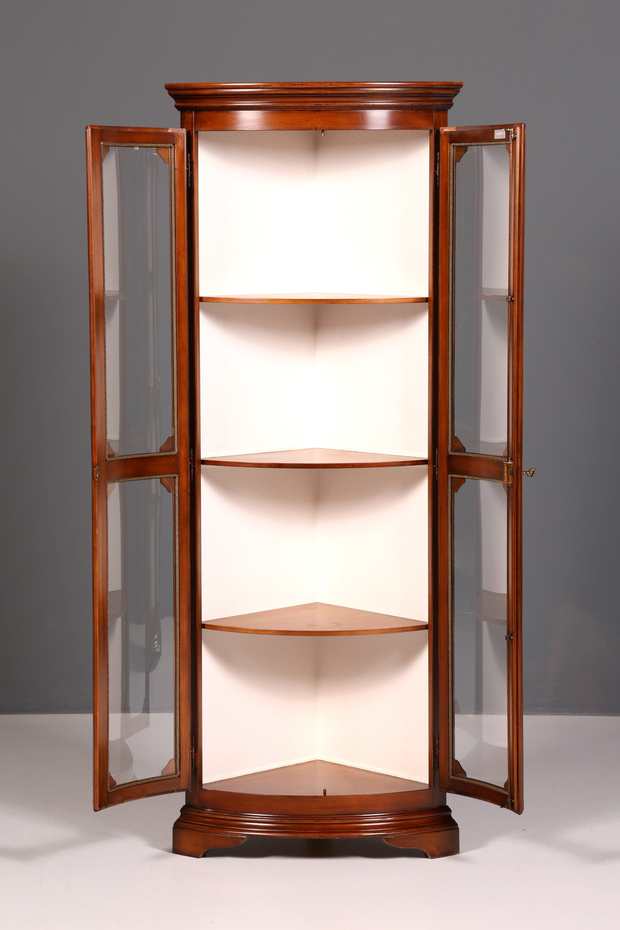 Wunderschöne Original Selva Eckvitrine Antik Stil Vitrine Schrank Geschirrschrank Glasvitrine