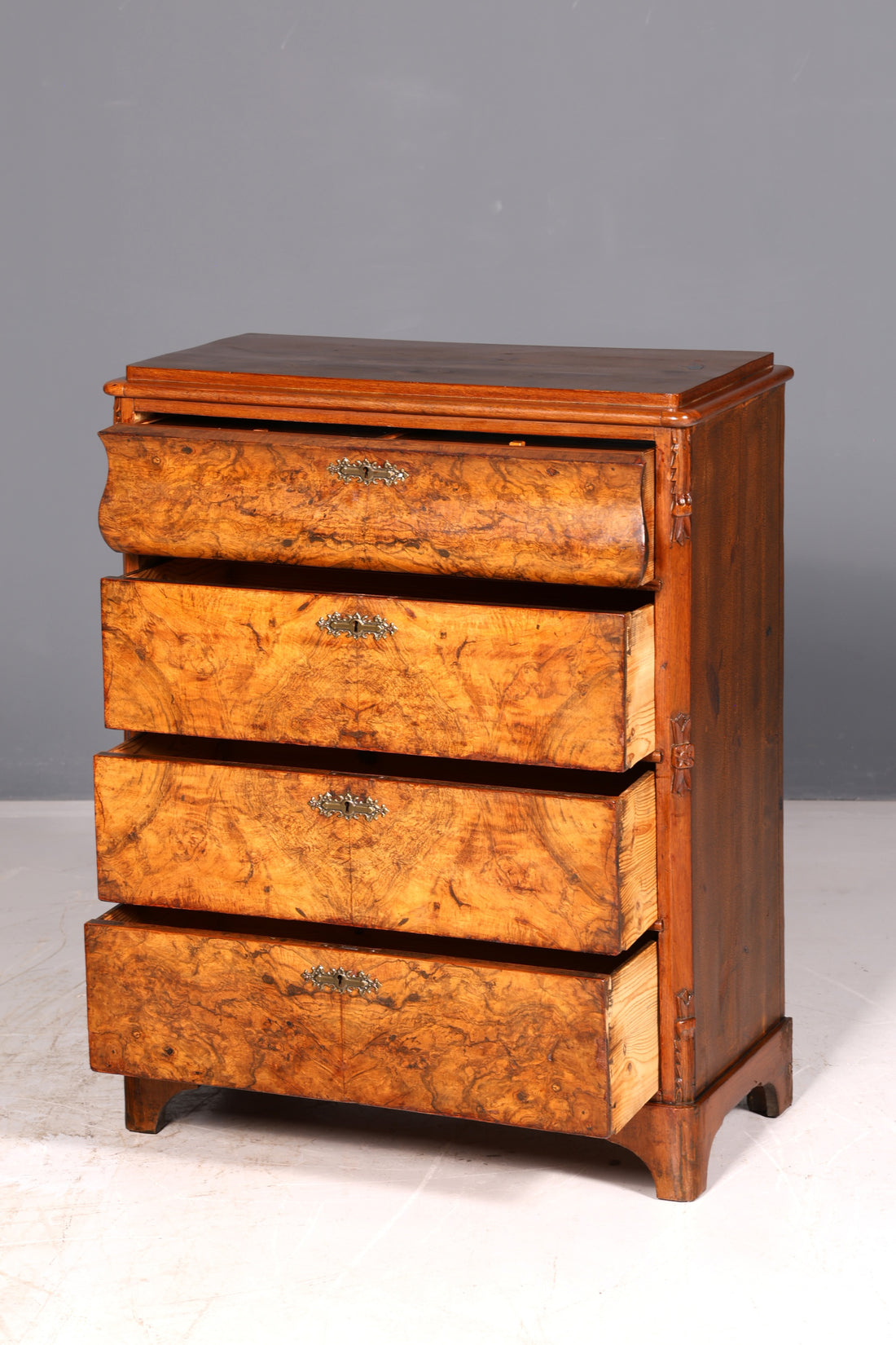 Droomachtige Louis-Philippecommode Antieke ladenkast vertiko linnenkast highboard massief hout