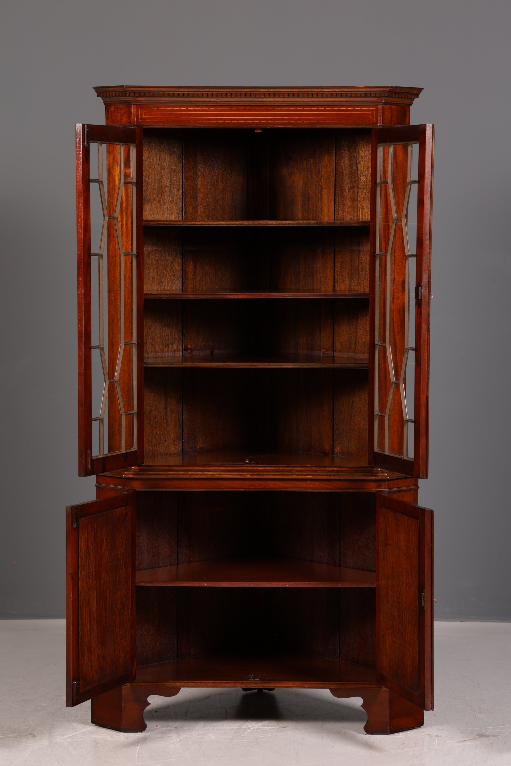 Wunderschöne Englische Eckvitrine Mahagoni 60er Echt Holz Schrank Eckschrank Glasvitrine Vitrine