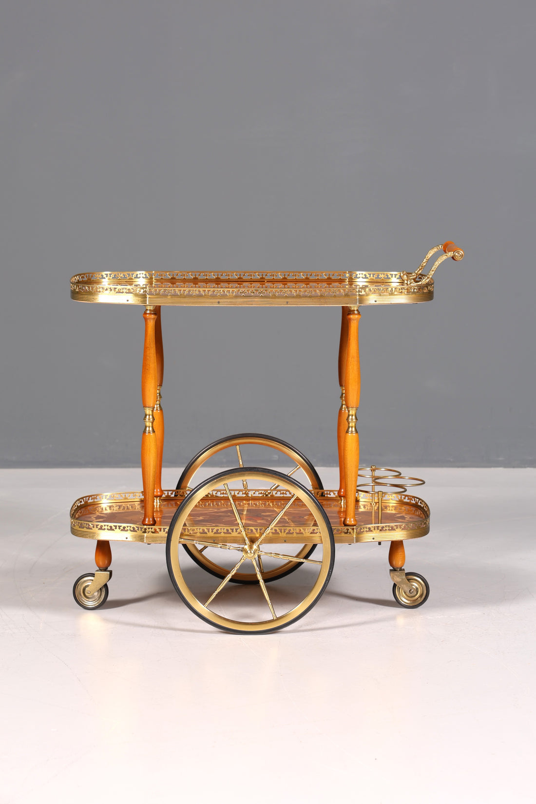 Traumhafter Servierwagen im Barock Stil Bar Wagen mit Intarsien Klapp Teewagen