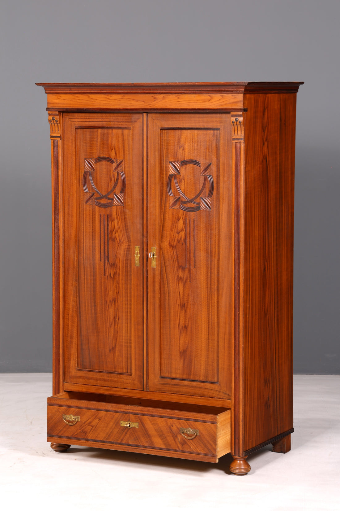 Prachtige antieke Jugendstil-kast uit circa 1880, eiken, kledingkast, hal kast, linnenkast, massief hout