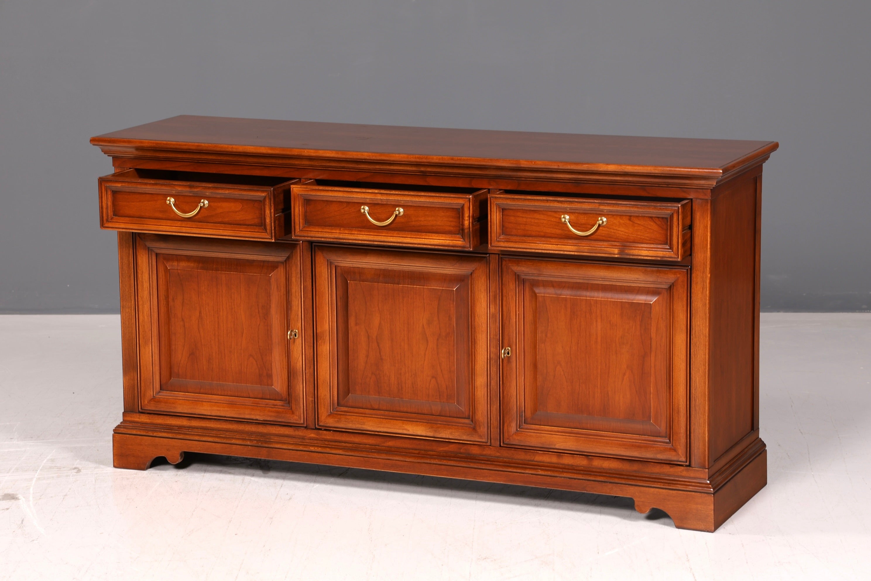 Traumhaftes Original Selva Sideboard Schrank echt Holz Kommode Buffet Anrichte
