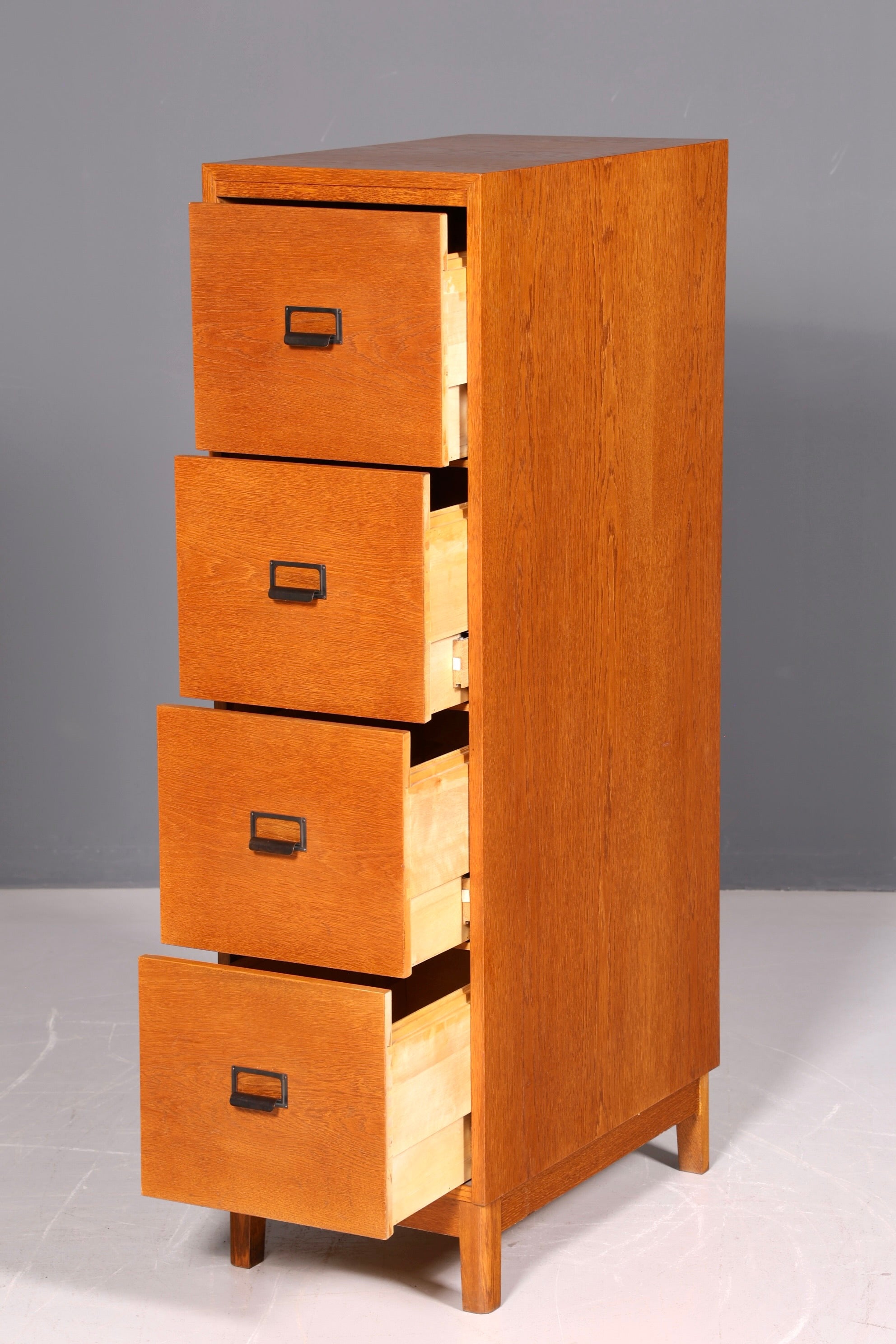 Traumhafter Mid Century Aktenschrank Vintage Apothekerschrank Bauhaus Schubladenkommode Vertiko