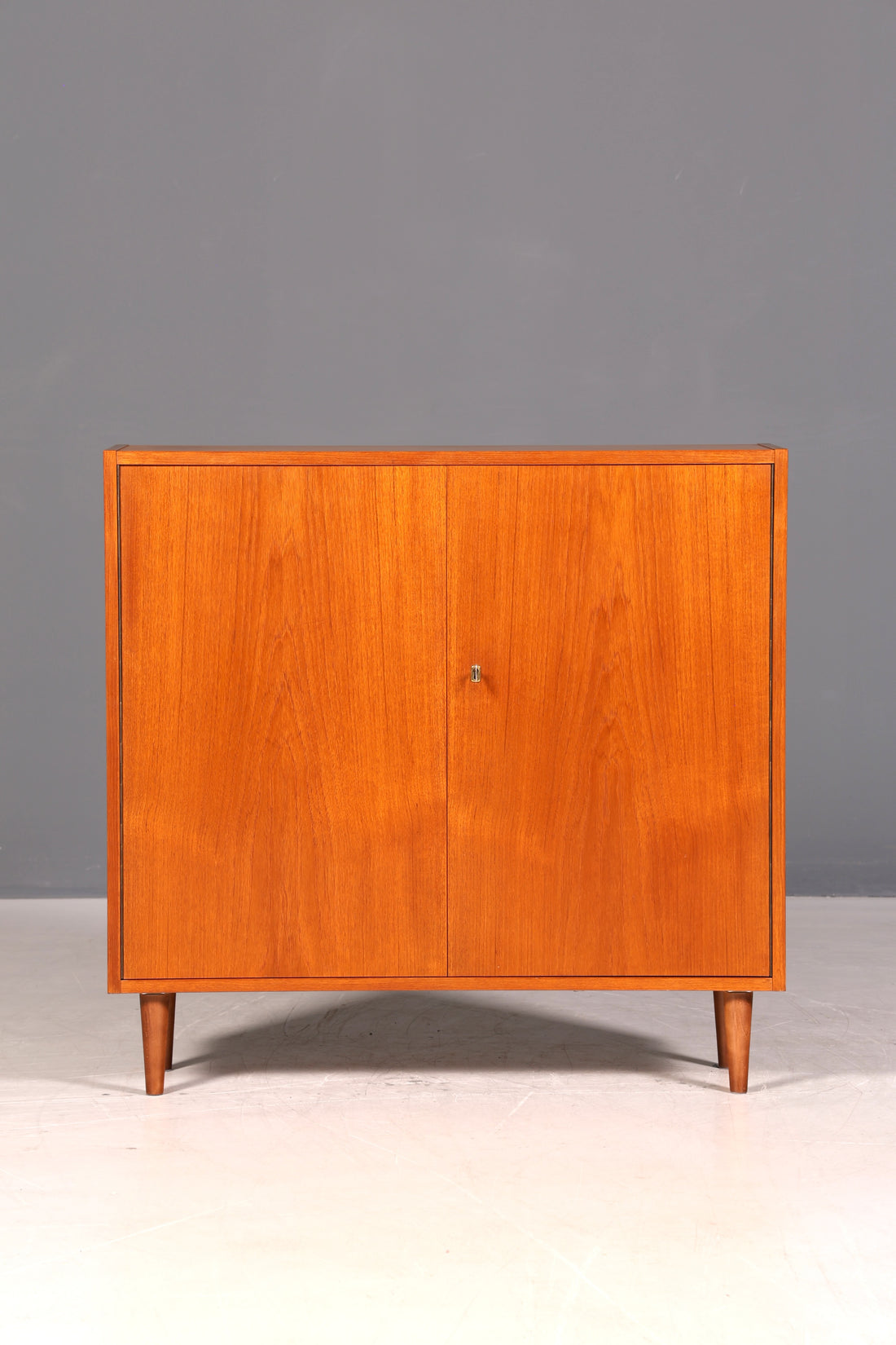 !!! Wunderschöner Hellerau Schrank Mid Century Highboard Vintage Vertiko Nussbaum Kleiderschrank