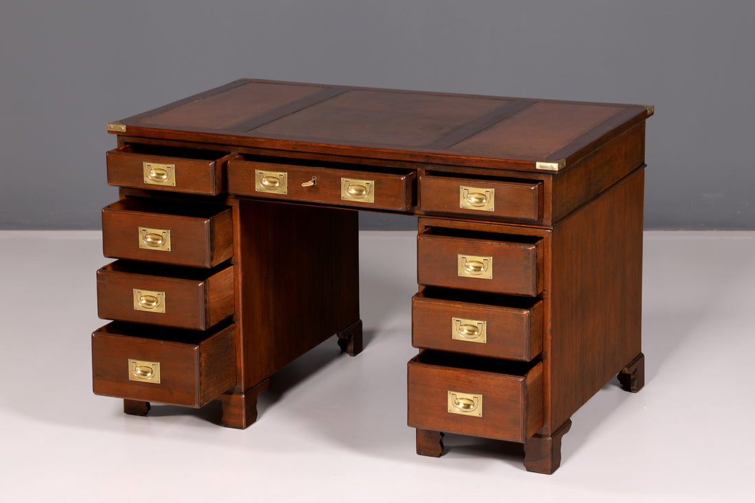 Elegante Engelse schrijftafel Military Chest met echt leren blad, bureautafel, kantoortafel, maritiem, antiek, vintage