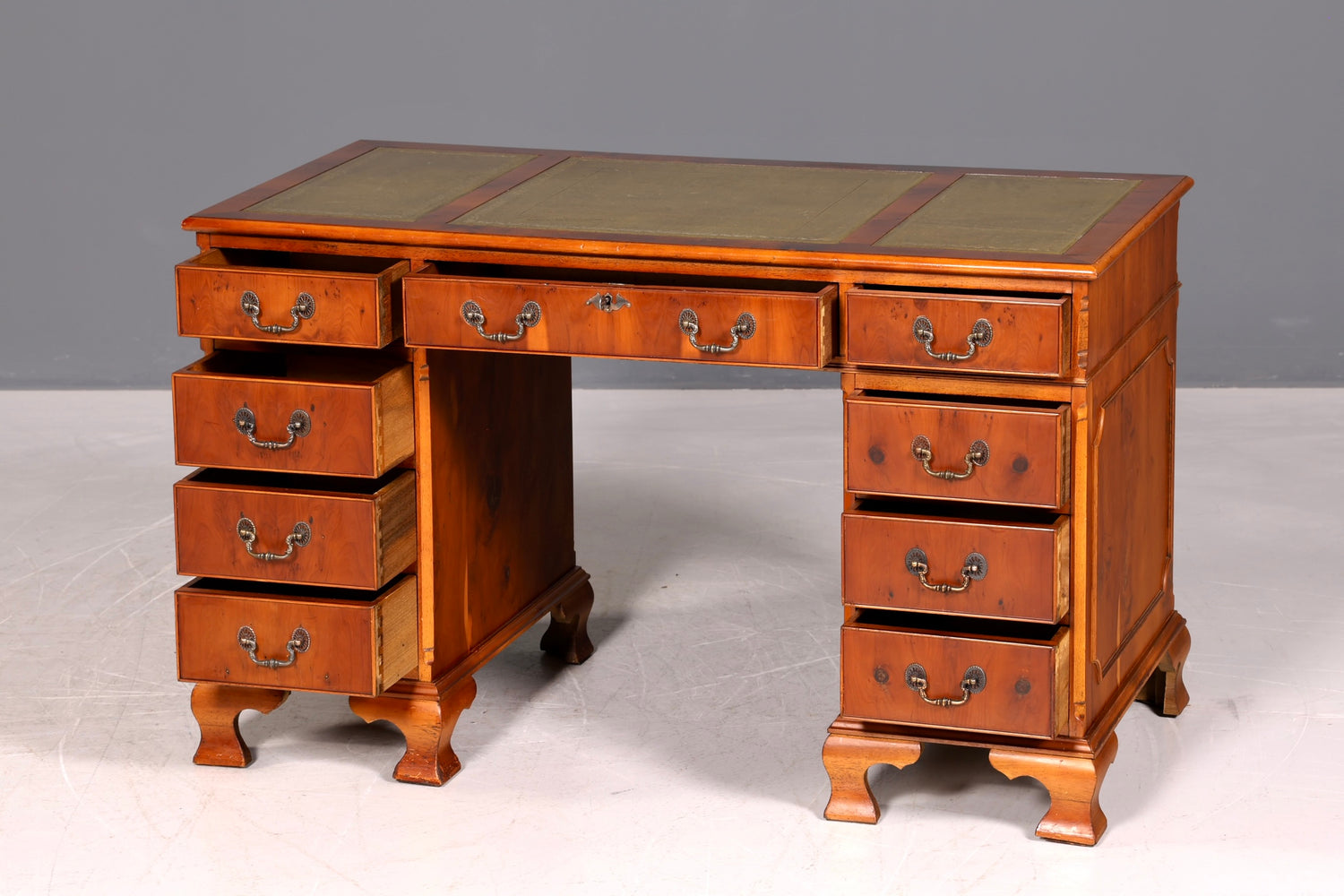 G072 Finish cm Wunderschöner Englischer Schreibtisch echt Lederauflage Bürotisch Antik Stil Office Desk