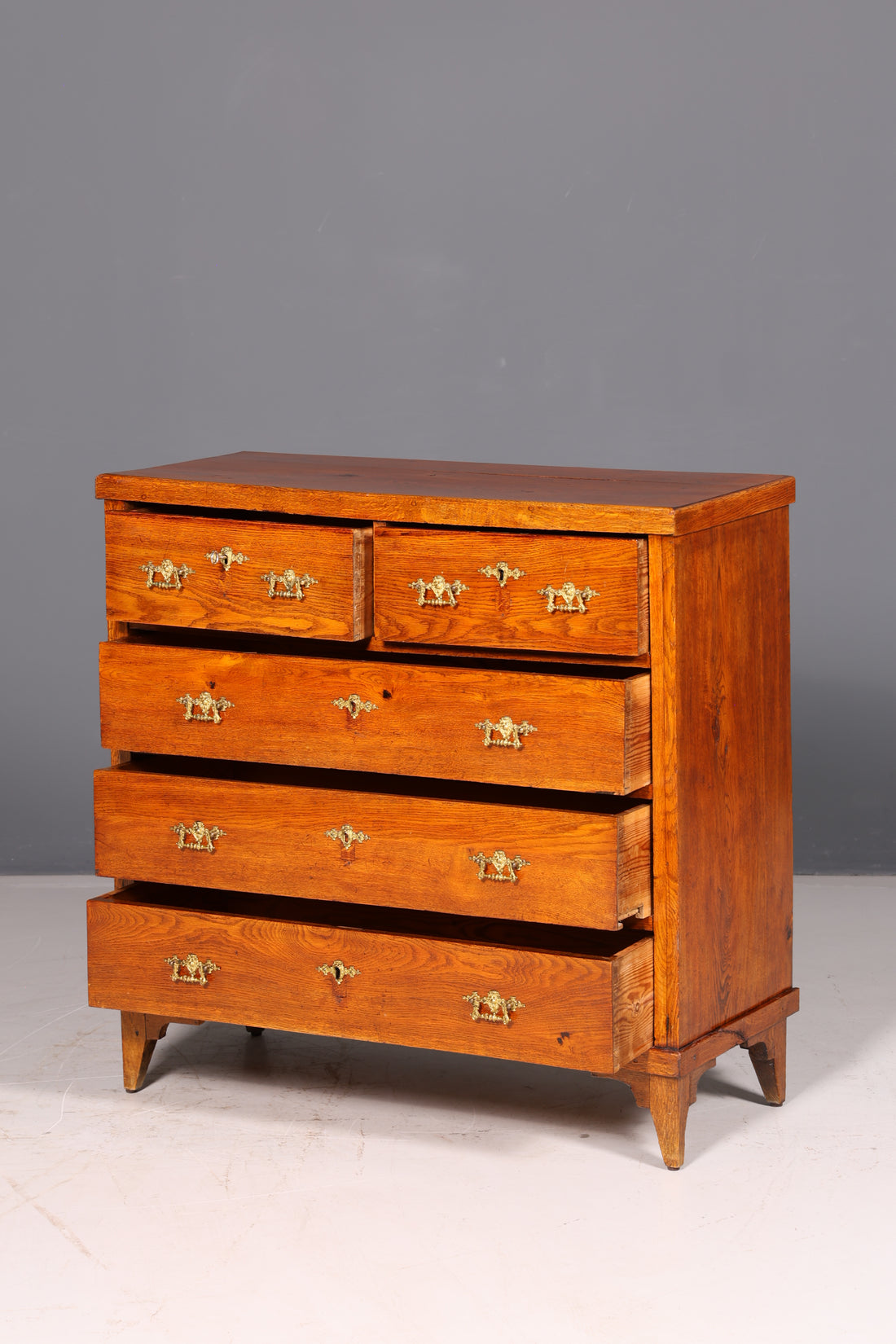 Prachtige antieke ladekast, massief houten eikenhouten kast, antieke vintage linnenkast