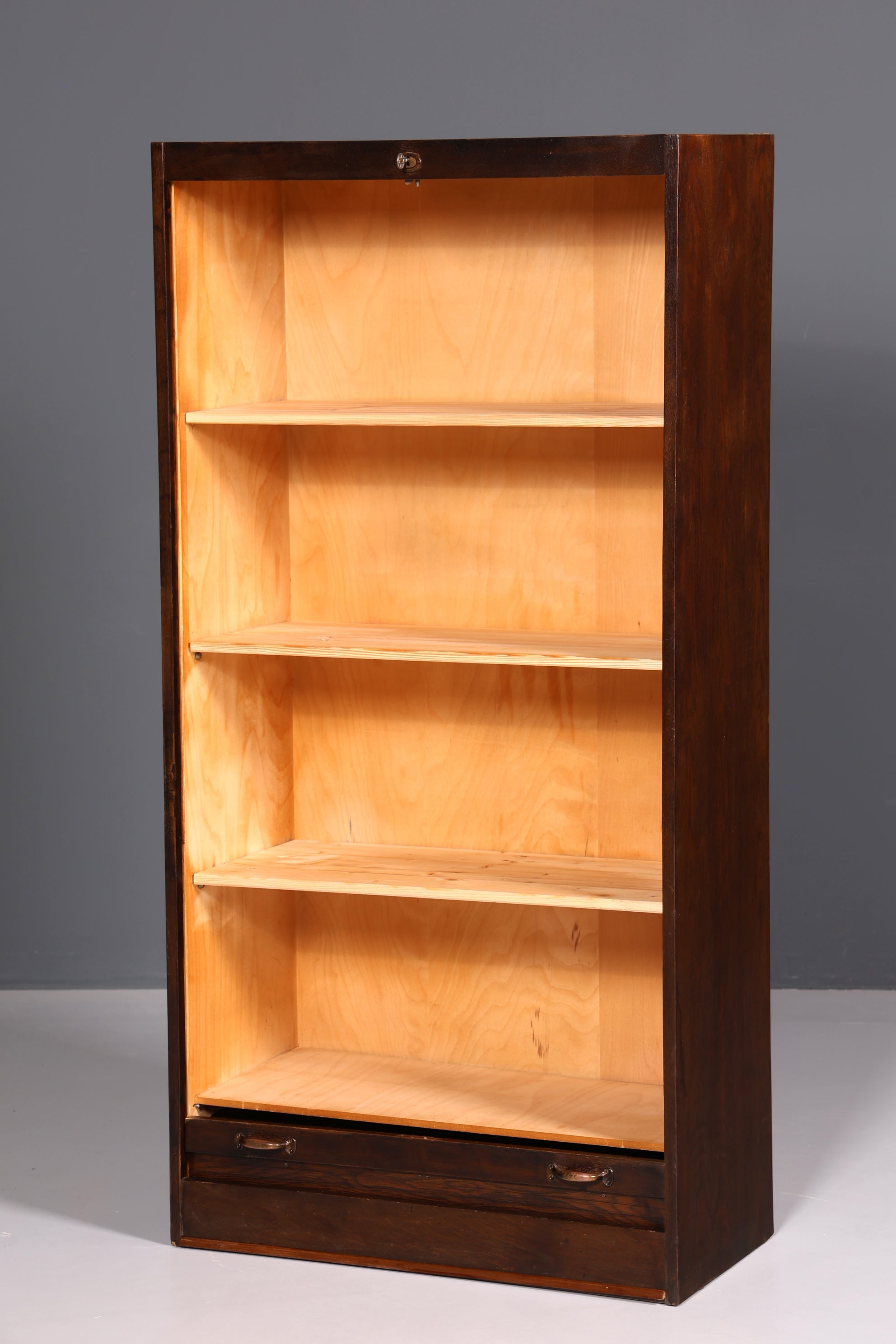 Schlichter Mid Century Rollladenschrank Bauhaus Apothekerschrank Art Deco Aktenschrank Büroschrank