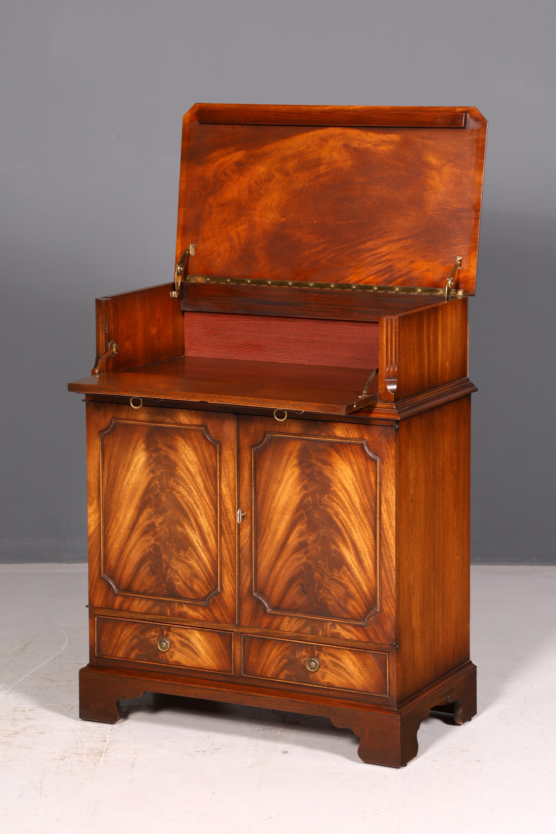 Prachtige Engelse mahoniehouten kast, antiek, buffetkast, hifikast, commode, vintage