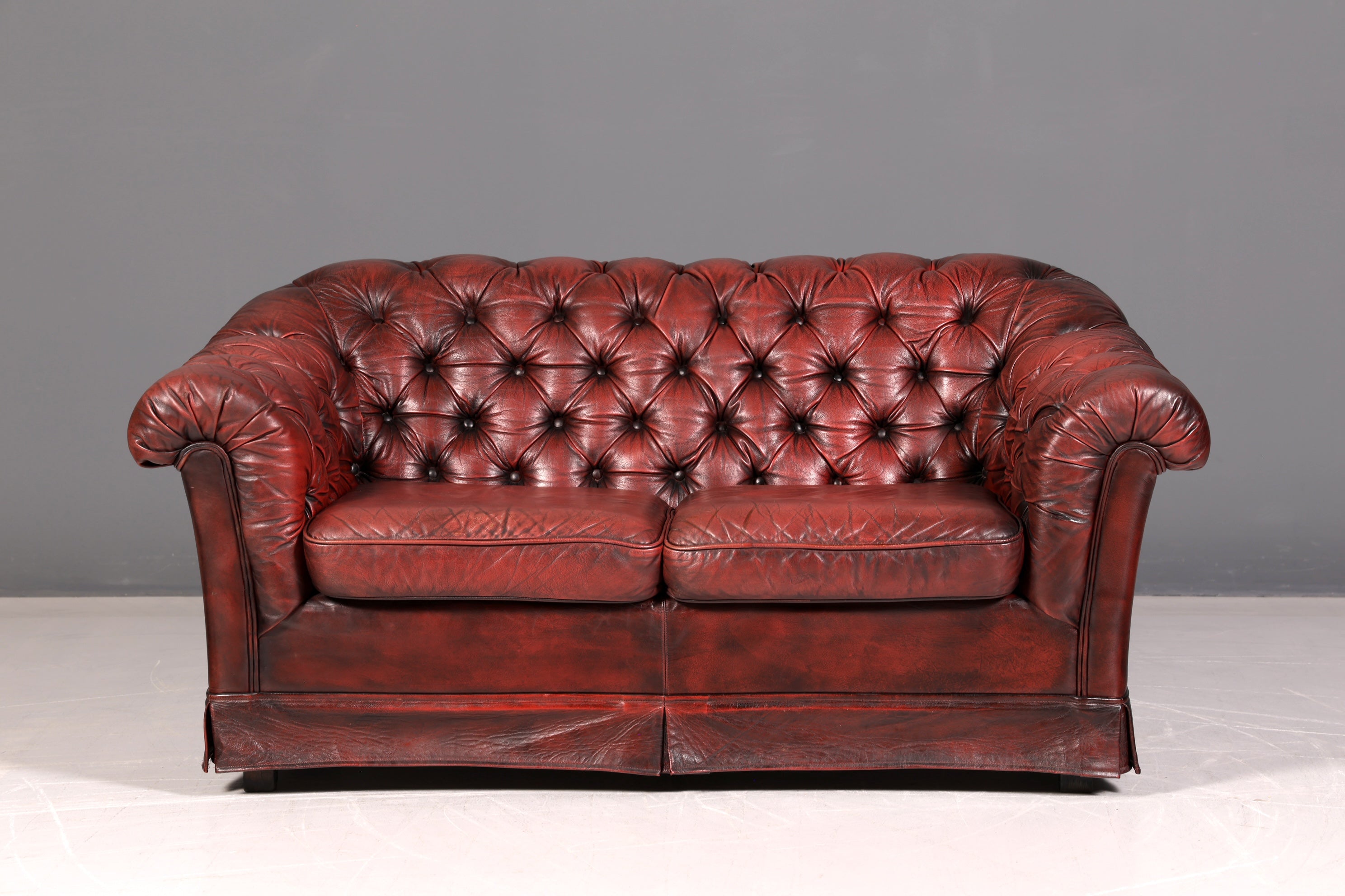Wunderschönes Original Chesterfield 2-Sitzer Sofa Englische Leder Couch England Polstersofa Antik