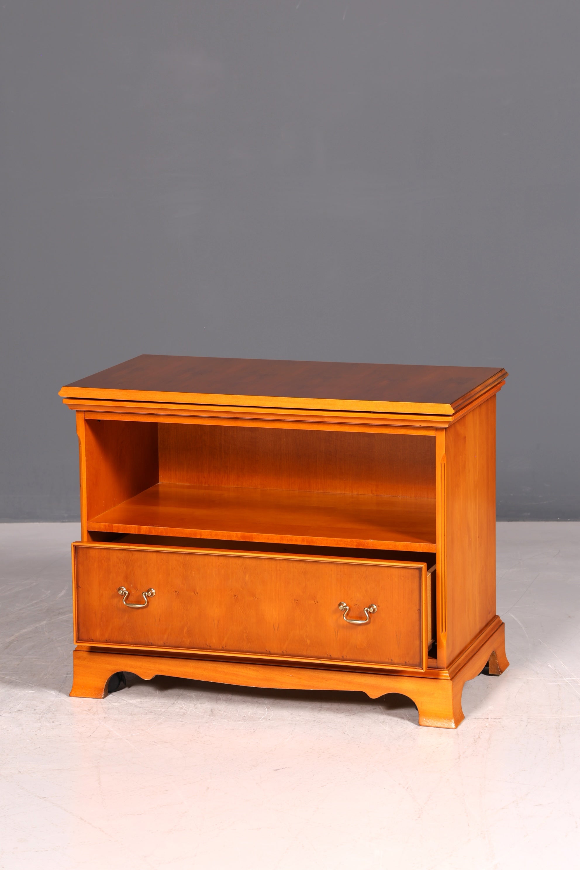 G022 Finish cm Traumhafte Englische Eibe Kommode echt Holz Schrank Antik 60er Jahre Möbel