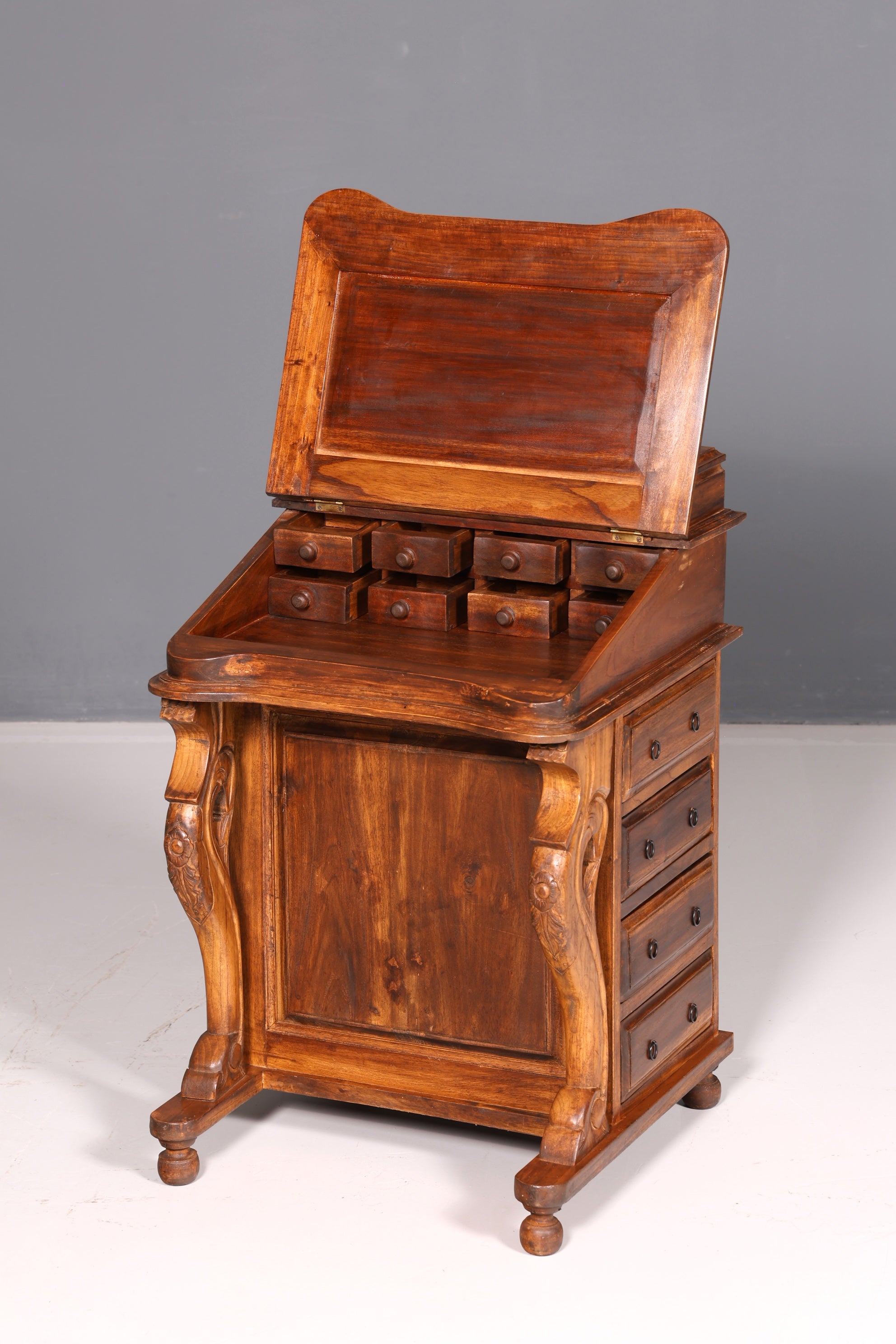 Prachtig Engels Davenport-bureau, secretaire en schrijfcommode in victoriaanse stijl, antiek en vintage