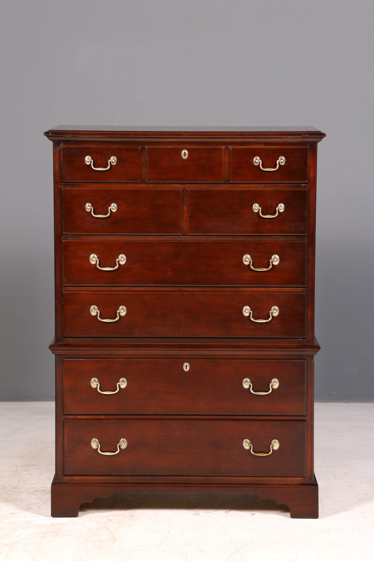 Elegante Drexel Heritage vertiko-ladekast in antieke Amerikaanse stijl, ladekast met laden, chiffonnière, linnenkast
