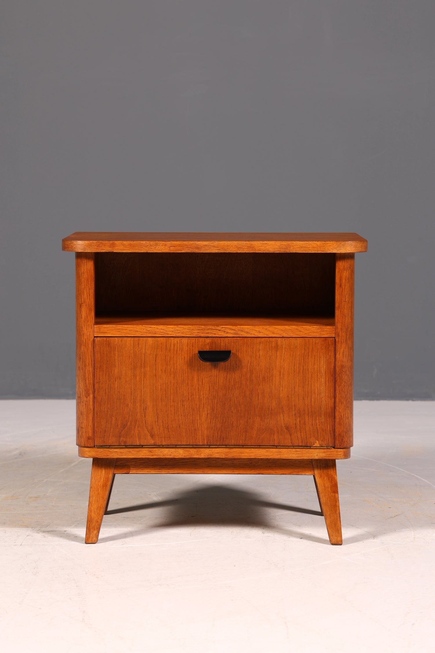 Schlichte Mid Century Kommode Vintage Klappschränkchen Danish Design Nachttisch 1 von 2