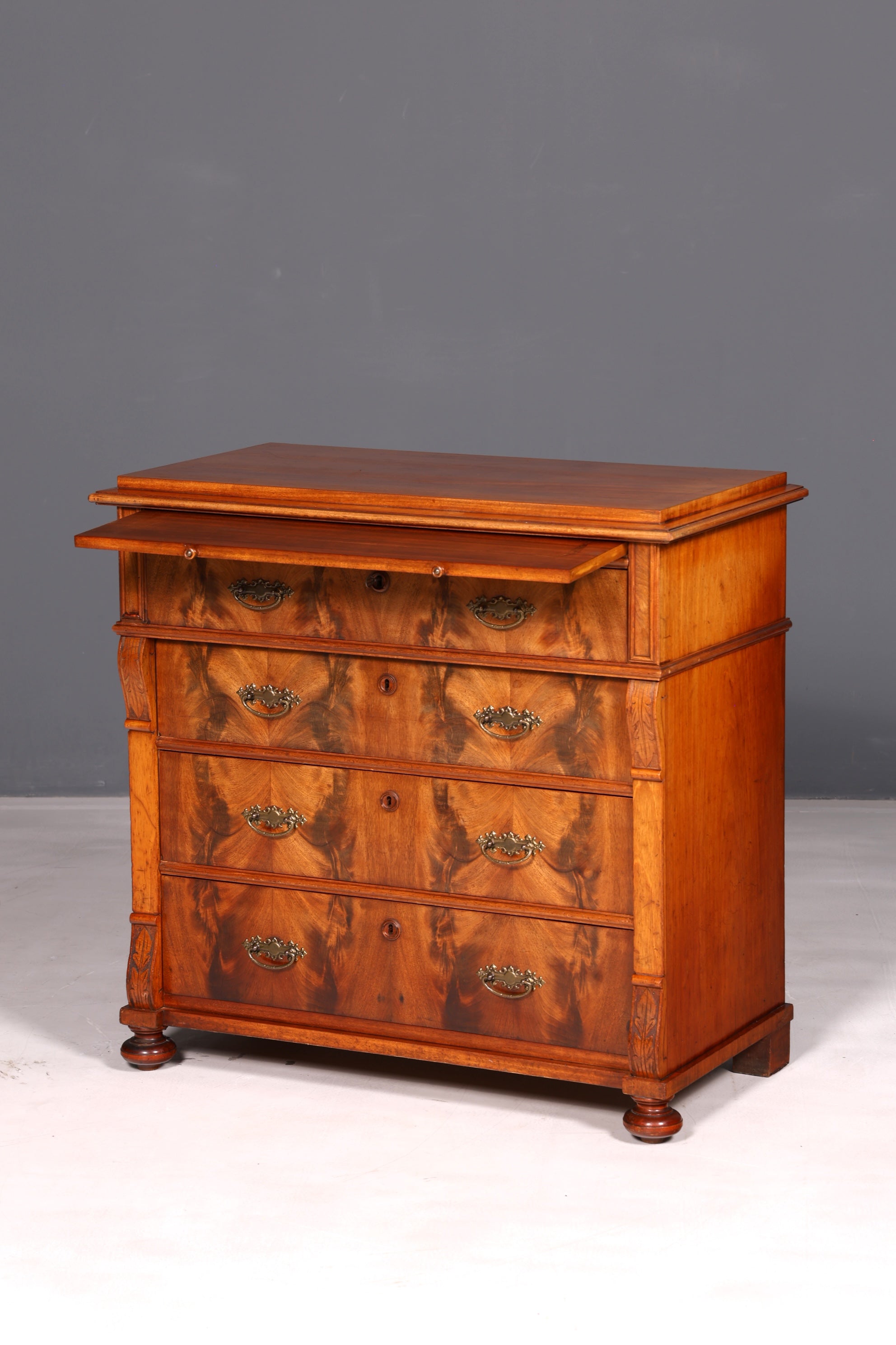 Prachtige commode uit de Gründerzeit in Louis-Philippe-stijl, antiek dressoir, ladenkast, linnenkast van massief hout