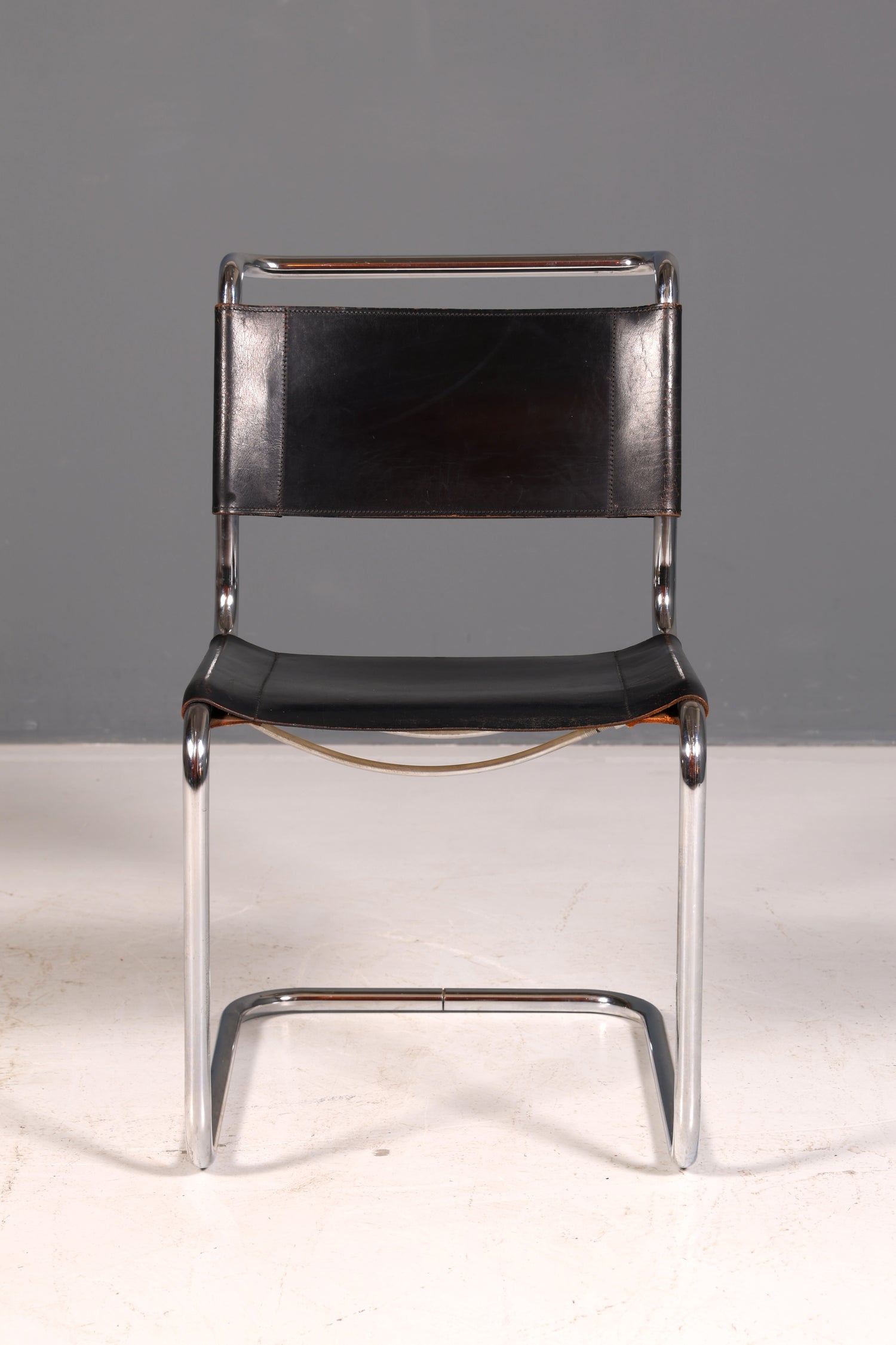 Edler Original Thonet Freischwinger Stuhl Chrom Leder Schwarz Bauhaus Designklassiker Vintage Kragstuhl Esszimmer Stuhl Vintage 1 von 2