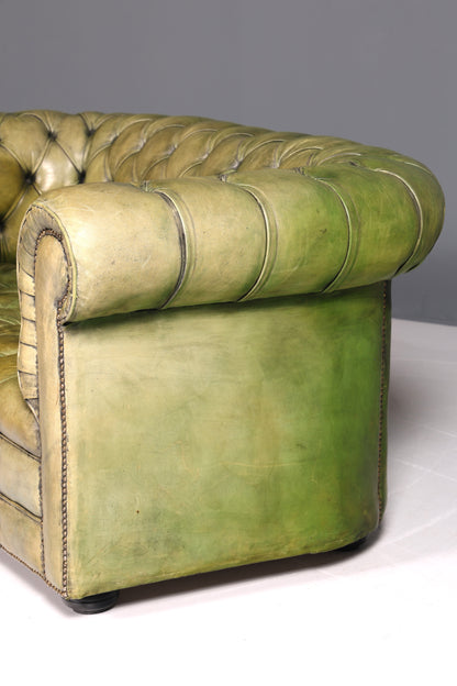 Beautiful original Chesterfield 2-seater sofa, English green, genuine leather, 2-seater couch
