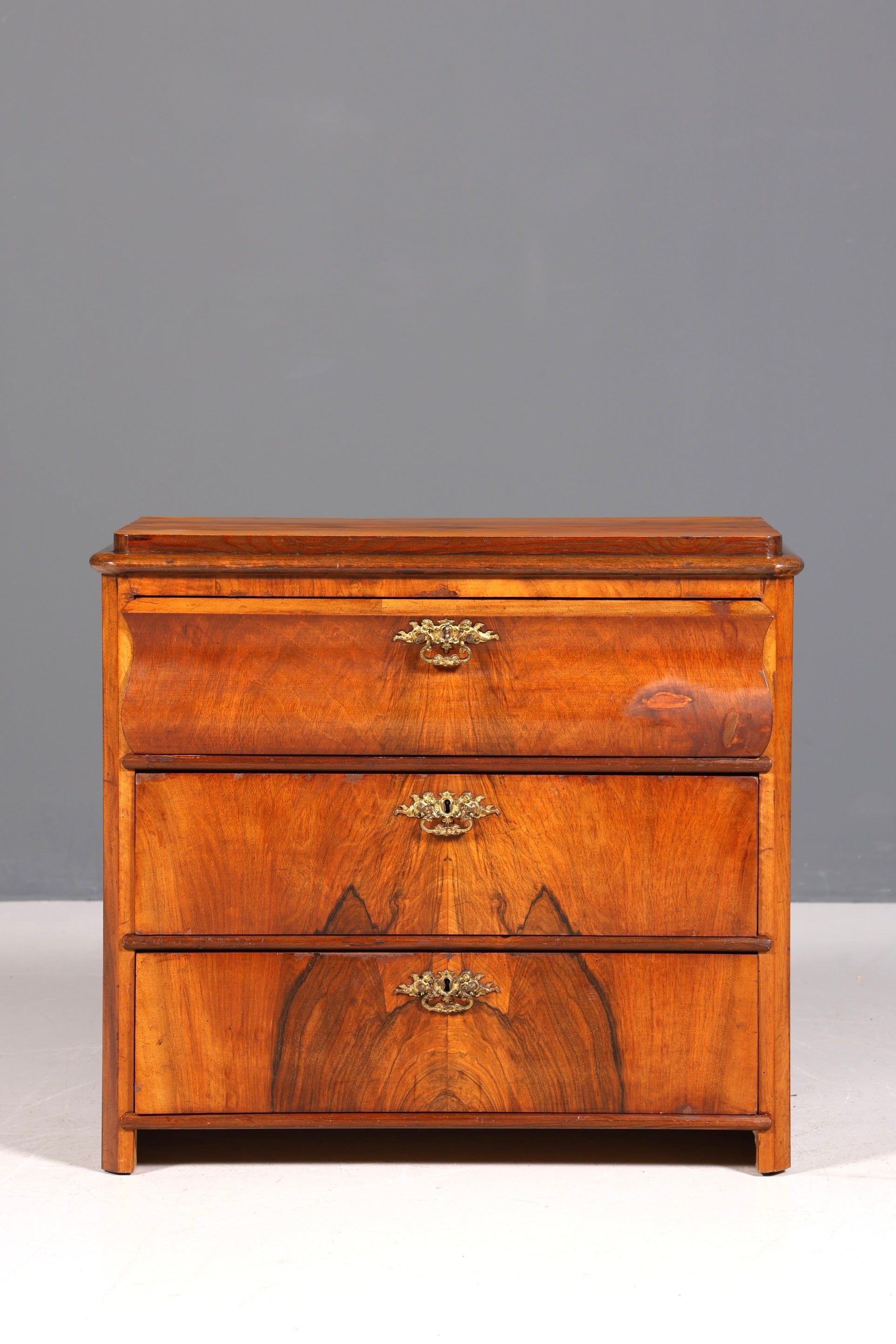 Stylish Louis Philippe chest of drawers, walnut, Biedermeier style, circa 1890