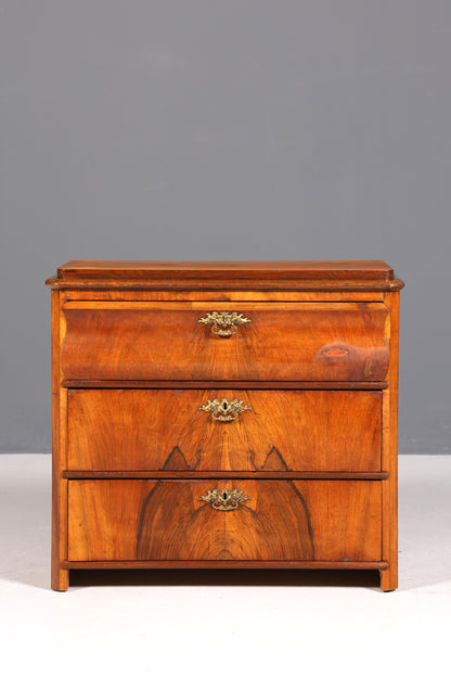 Stylish Louis Philippe chest of drawers, walnut, Biedermeier style, circa 1890