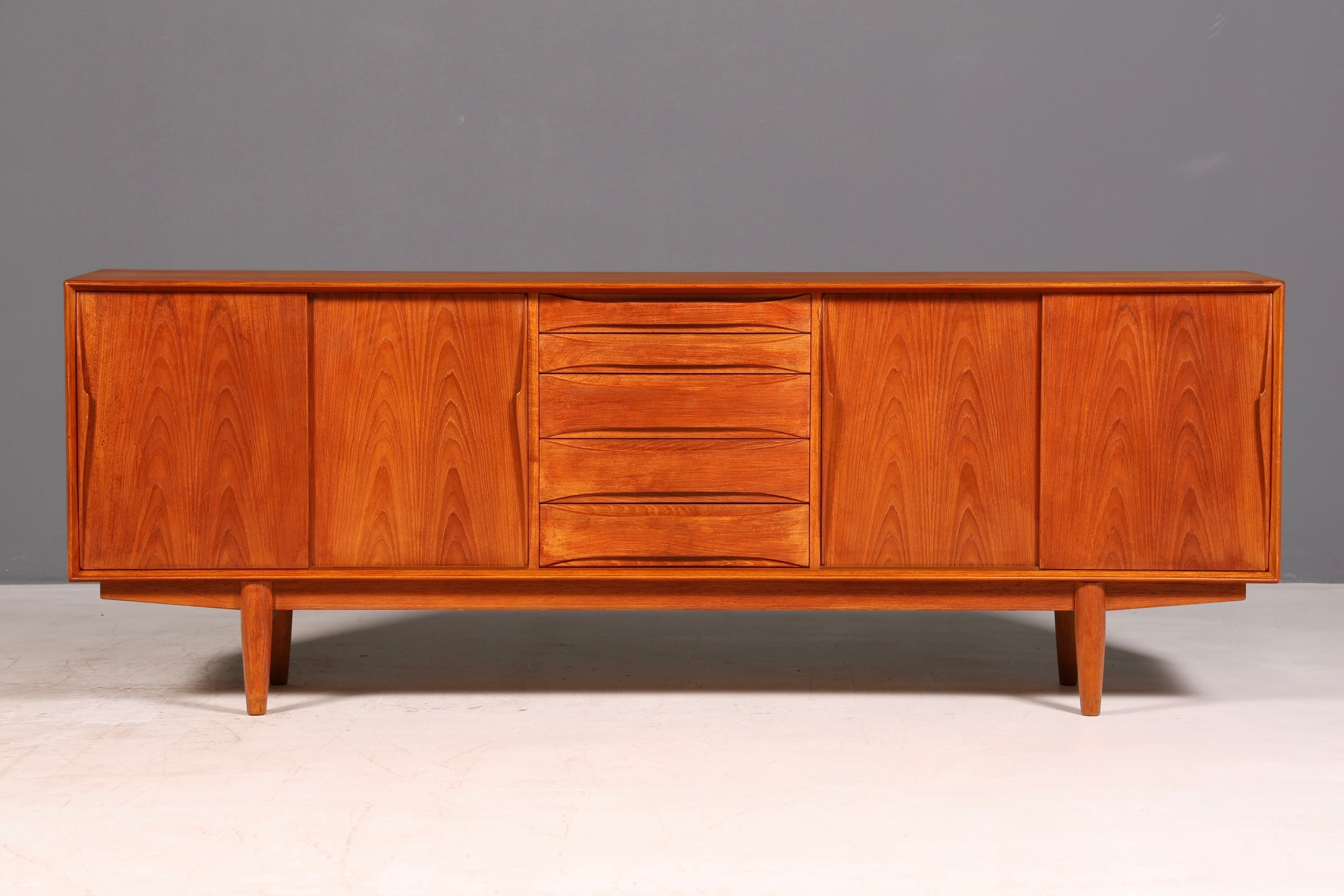 Prachtig Dyrlund-dressoir van teak, Deens mid-centurydesign, vintage kast en commode