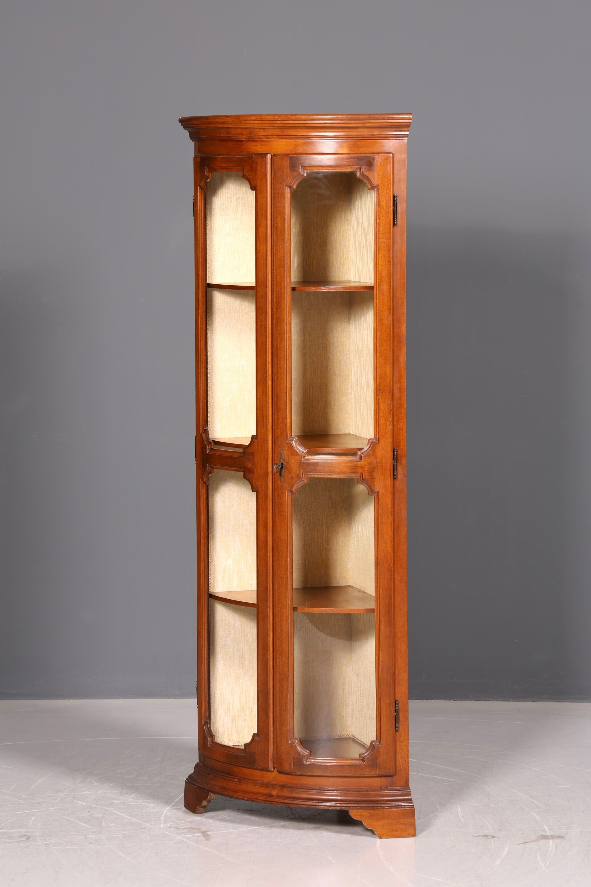 Wunderschöne Original Selva Eckvitrine Vitrine Schrank Geschirrschrank Glasvitrine Italienische Möbel