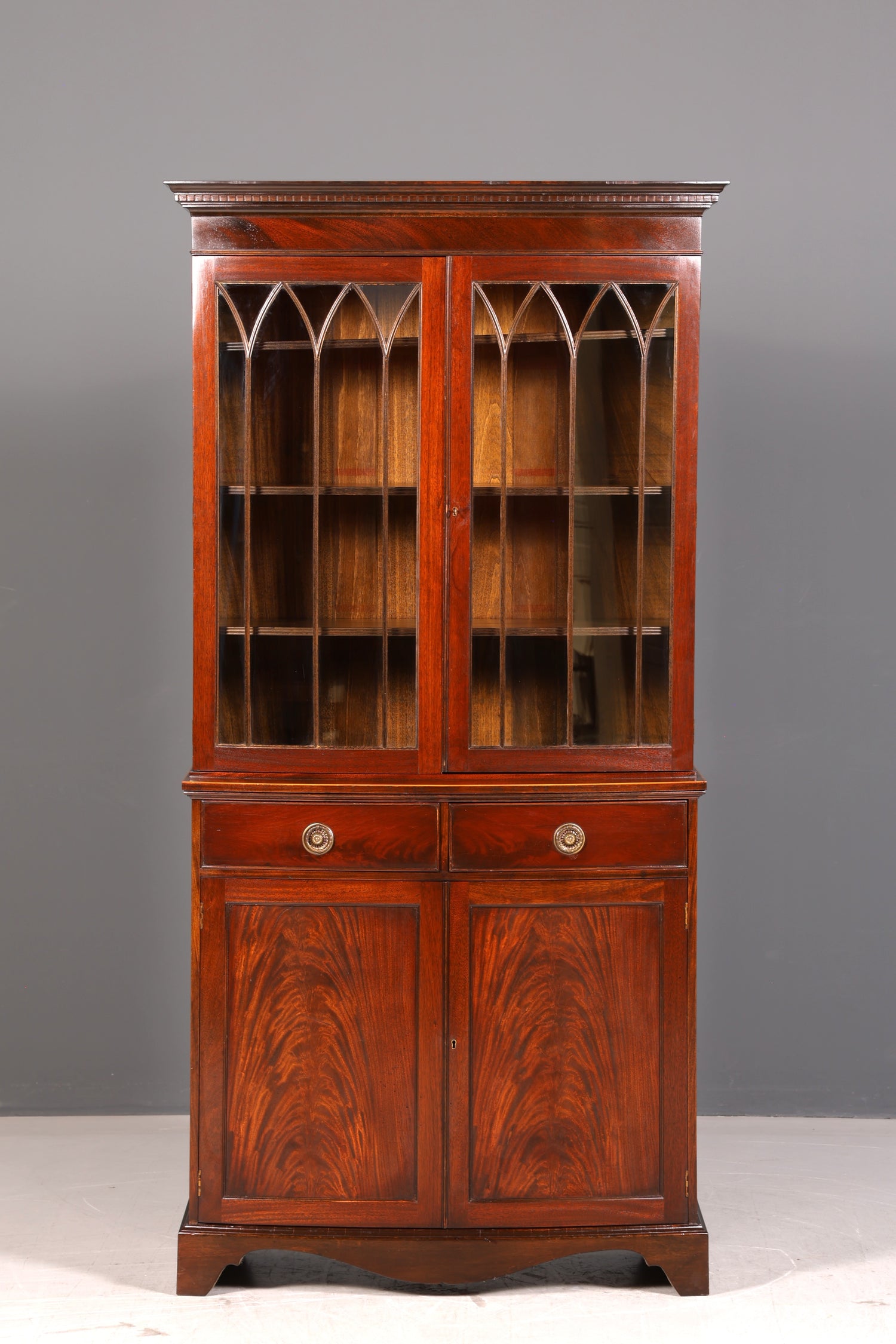 Beeindruckender Englischer Bücherschrank Mahagoni Vitrine Bibliothek Bücherregal Glasvitrine Vintage
