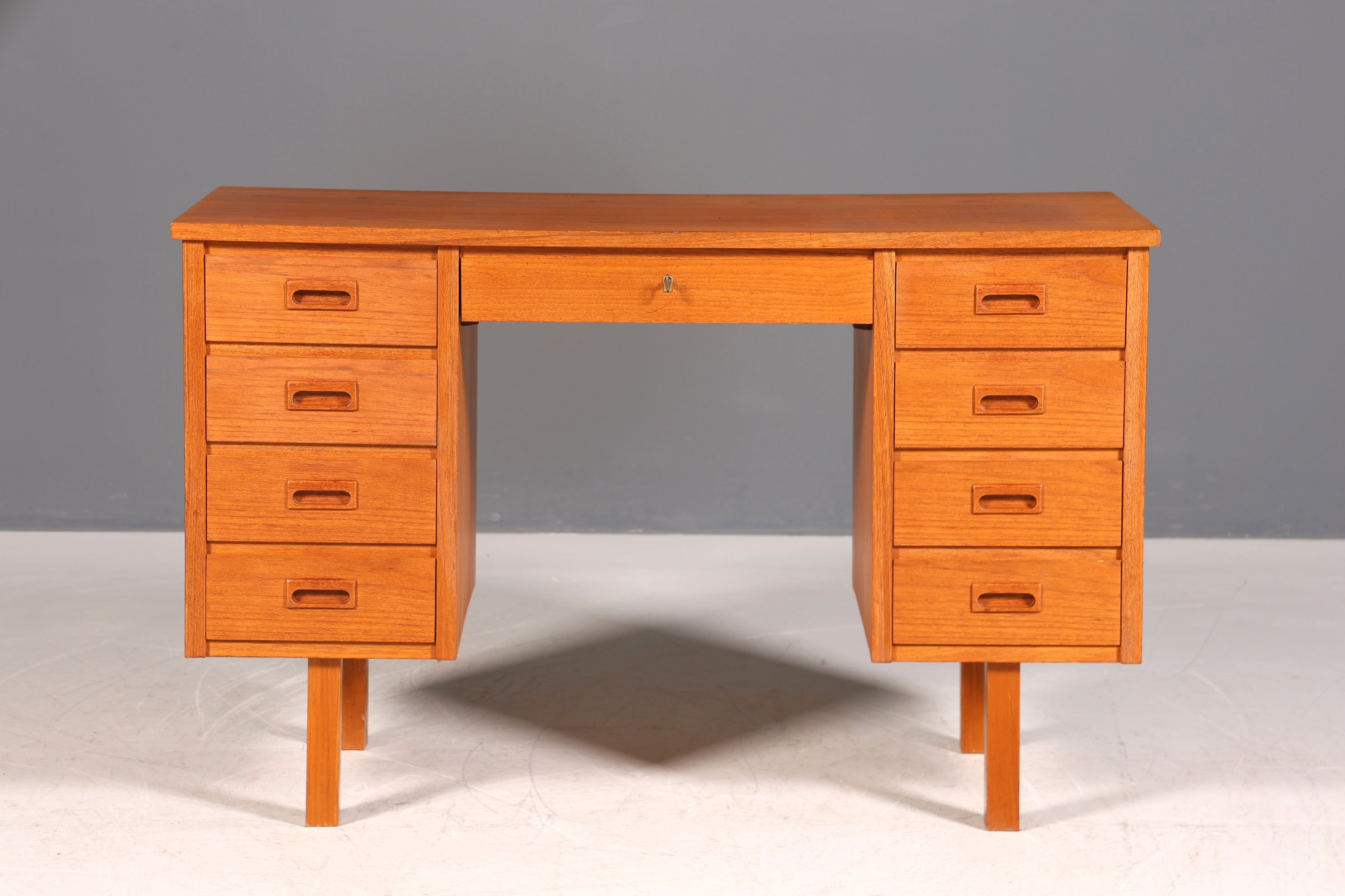 Wunderschöner Mid Century Schreibtisch Danish Design Teak Holz Bürotisch Vintage Office Table