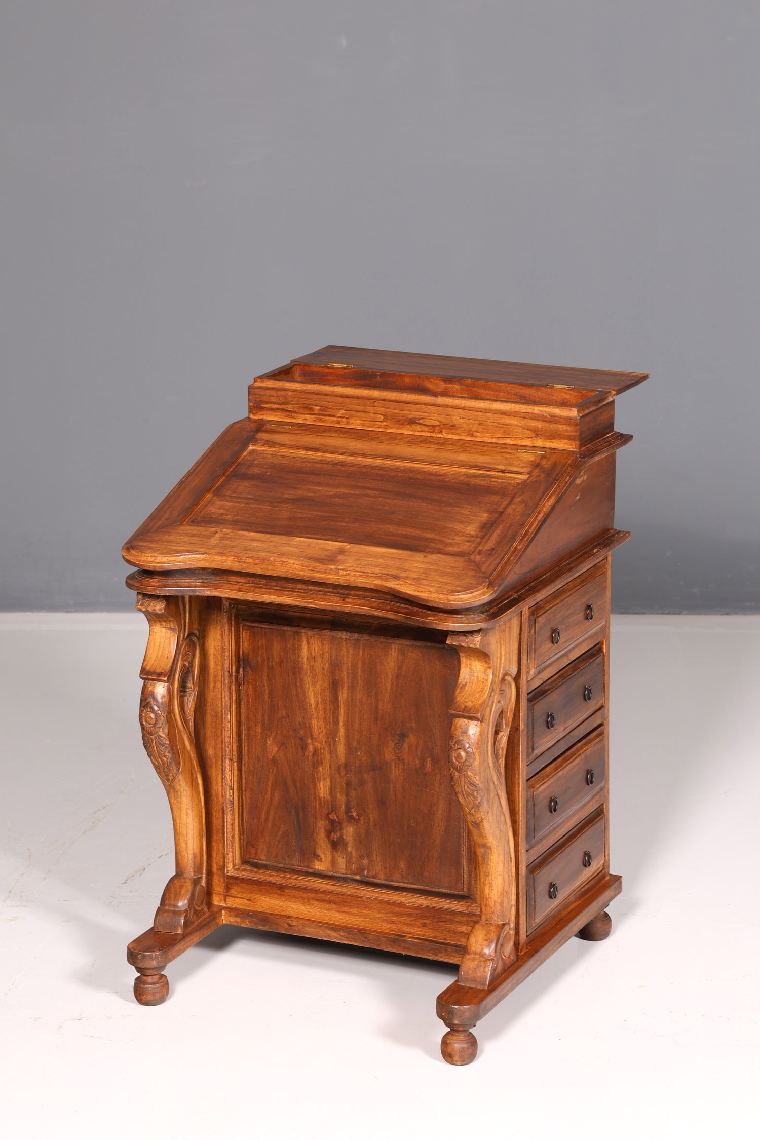 Prachtig Engels Davenport-bureau, secretaire en schrijfcommode in victoriaanse stijl, antiek en vintage