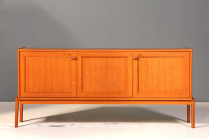 Schlichtes Mid Century Sideboard Vintage TV Kommode 60s Schrank Retro Teak Holz Longboard