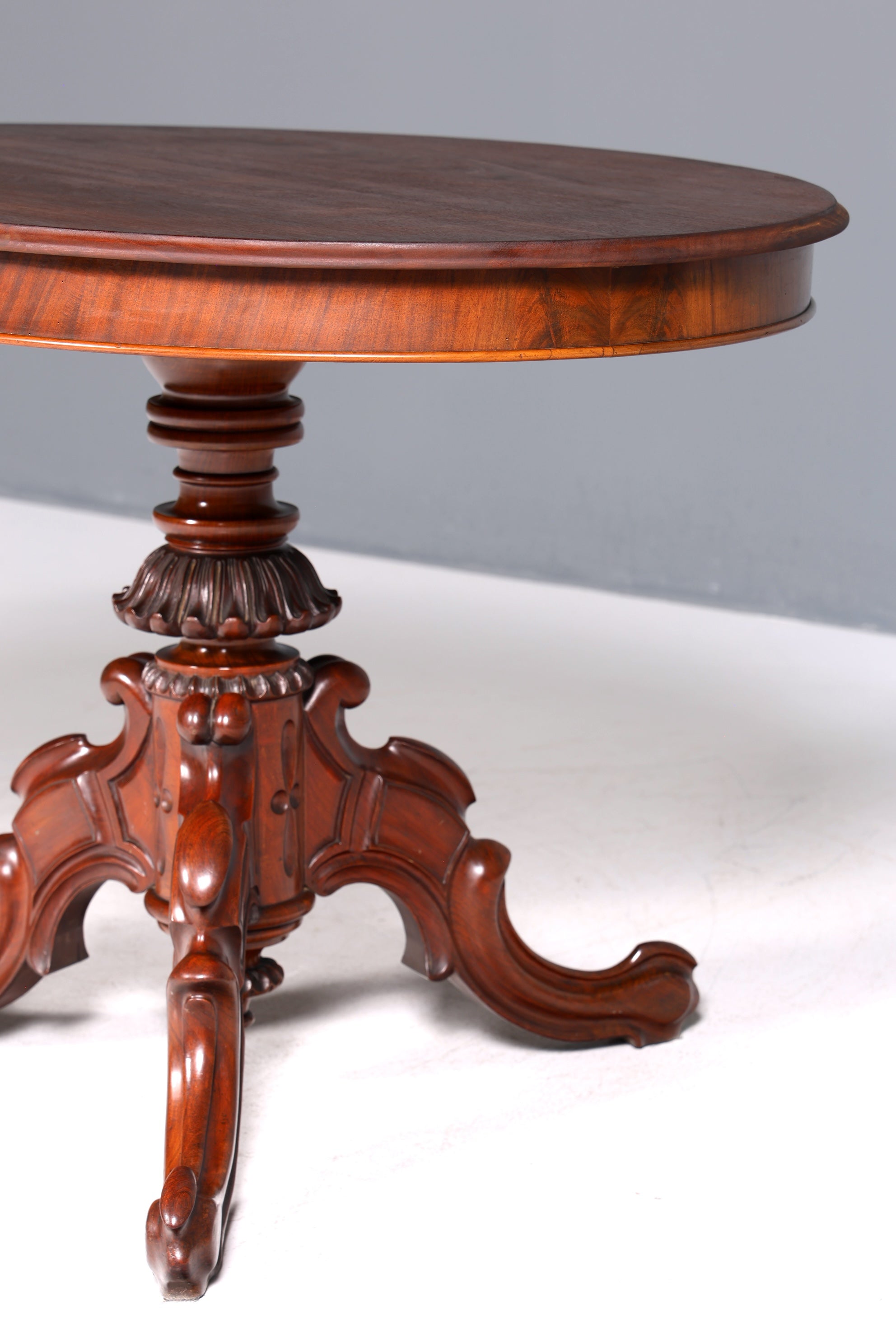 Dreamlike oval Louis Philippe table, Gründerzeit style dining table, antique kitchen table