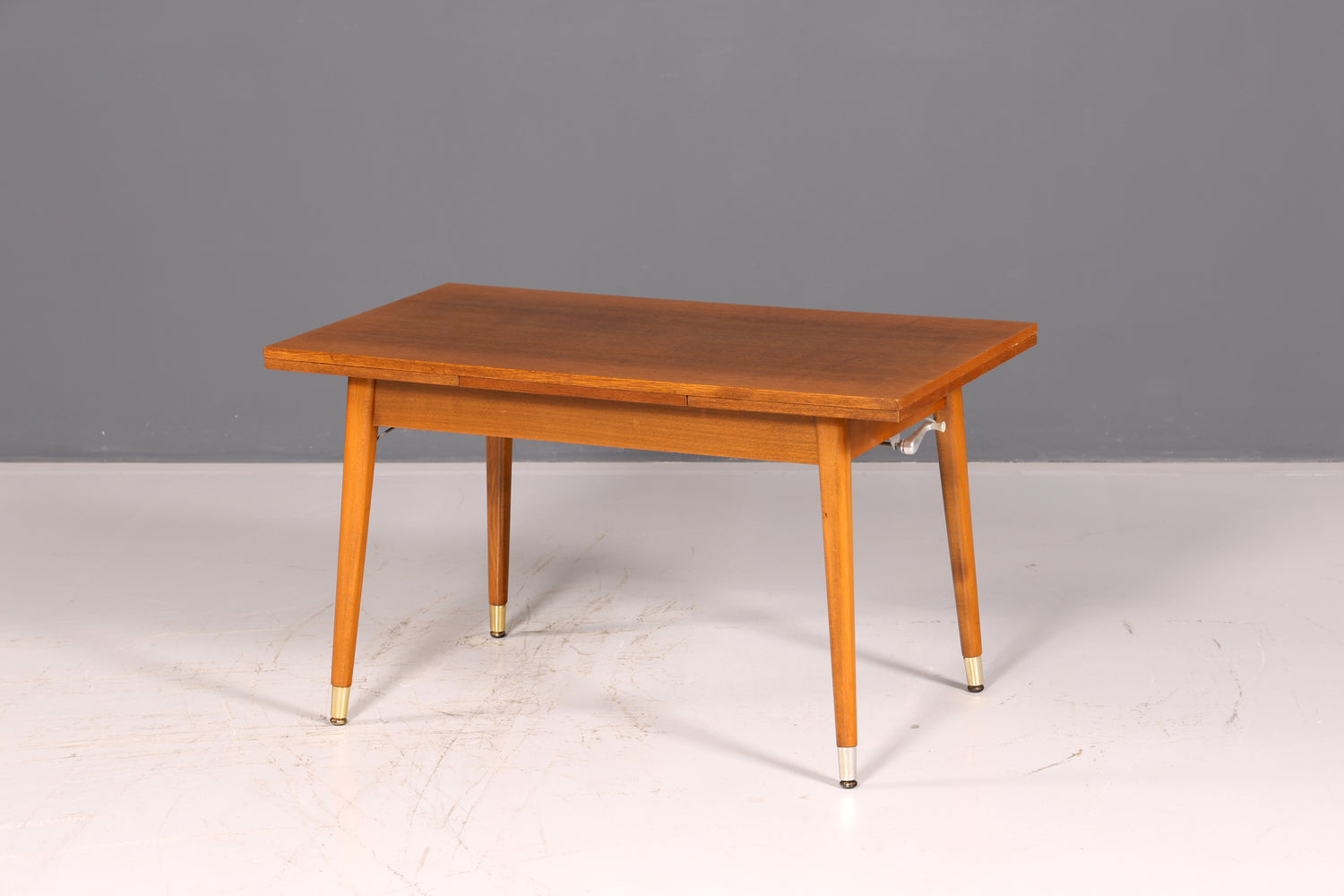 Prachtige midcentury-keukentafel, vintage uitschuifbare en in hoogte verstelbare eettafel uit de jaren 60 van hout