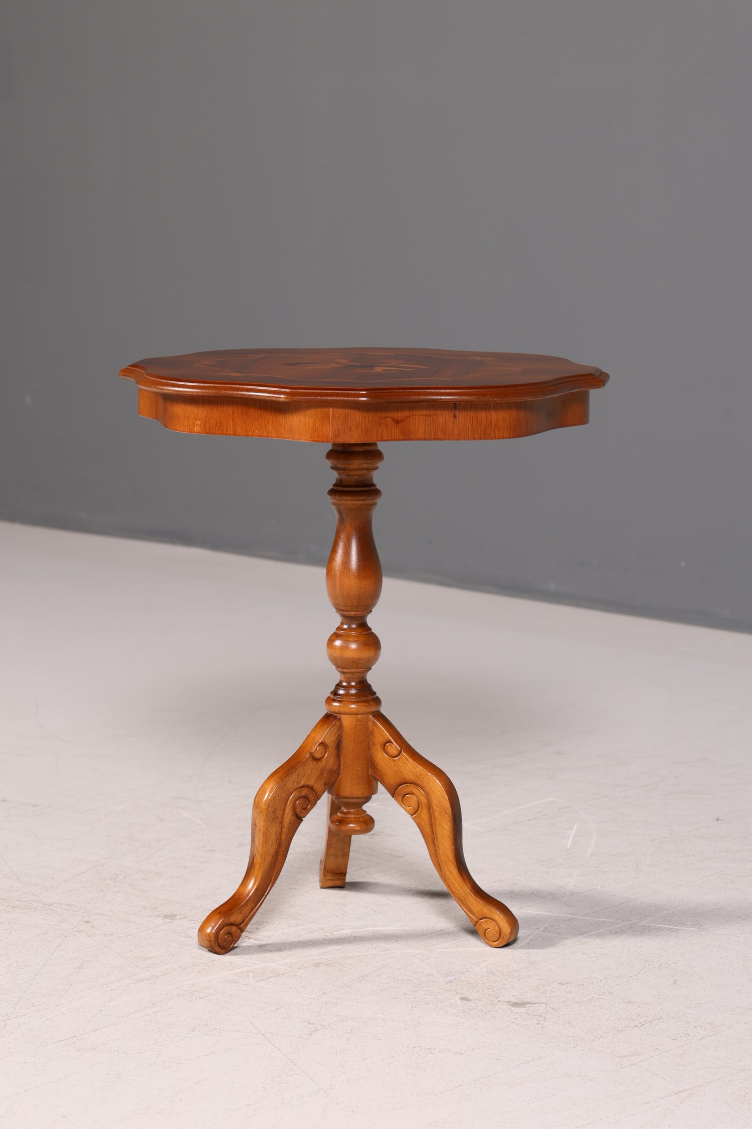Wunderschöner Beistelltisch im Antik Stil Barock Ablagetisch Intarsien Beistelltisch Vintage Holz