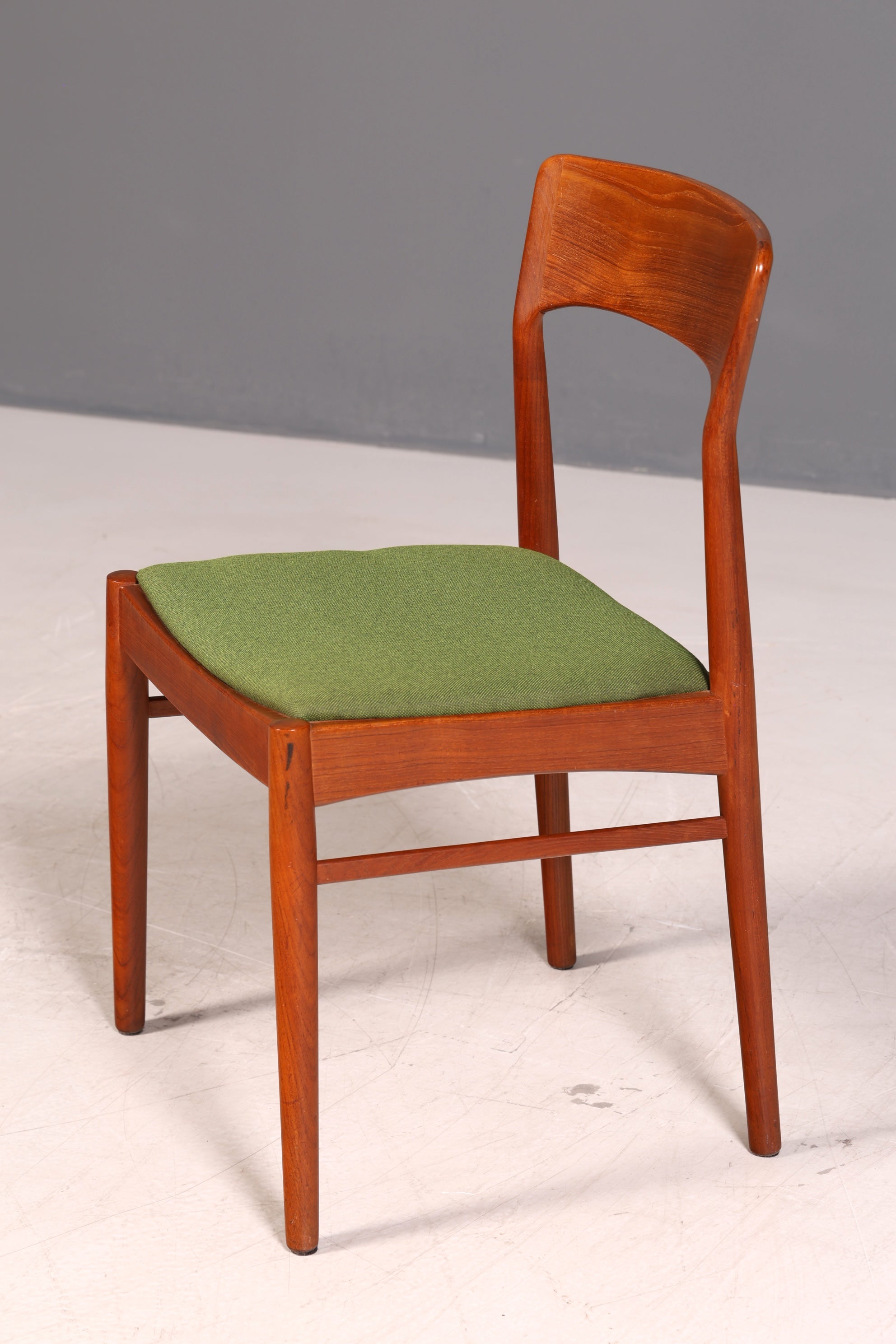 Mid Century Esszimmerstuhl Teakholz Henning Kjærnulf Korup Stolefabrik 60er Dänisch